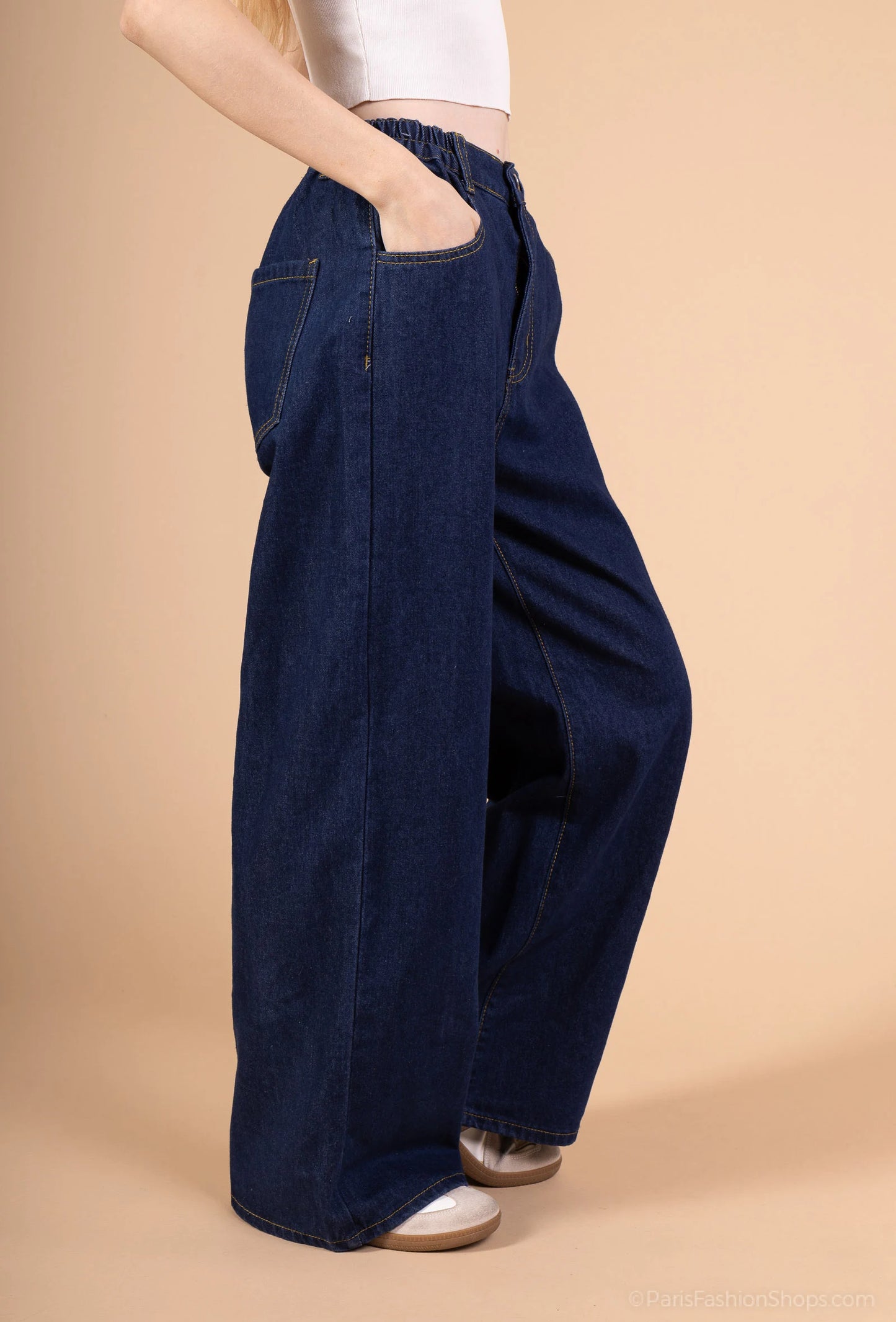 High-waisted wide-leg denim jeans – relaxed straight fit