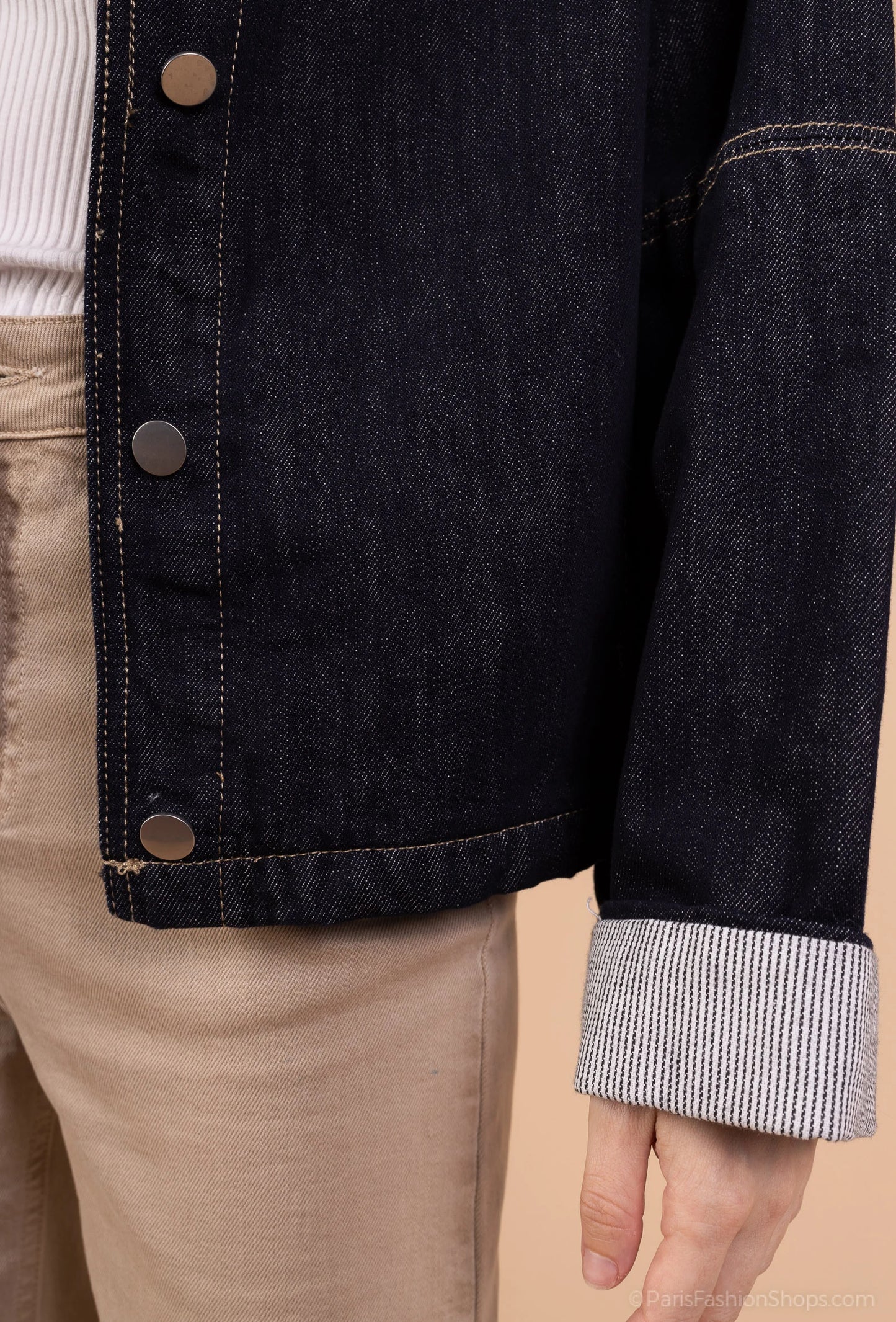 Straight-cut denim jacket with wide sleeves – timeless casual style