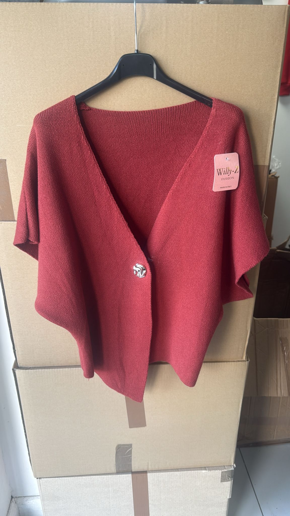 Ladies one button knitted top