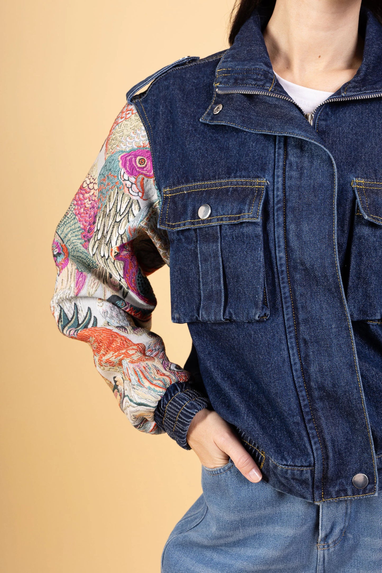 Denver - Two-tone denim jacket with printed sleeves
