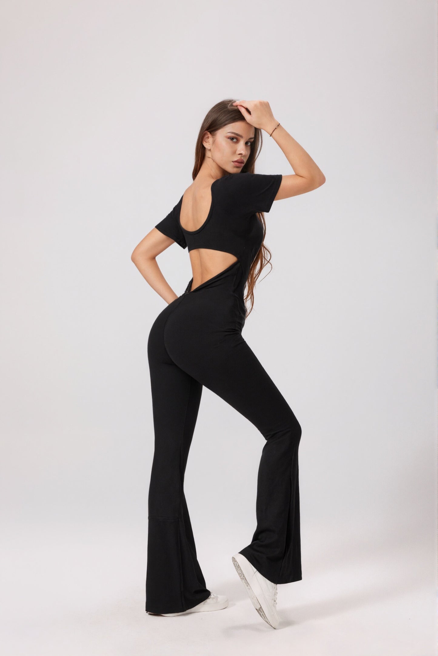 Women's backless fitted jumpsuit with short sleeves