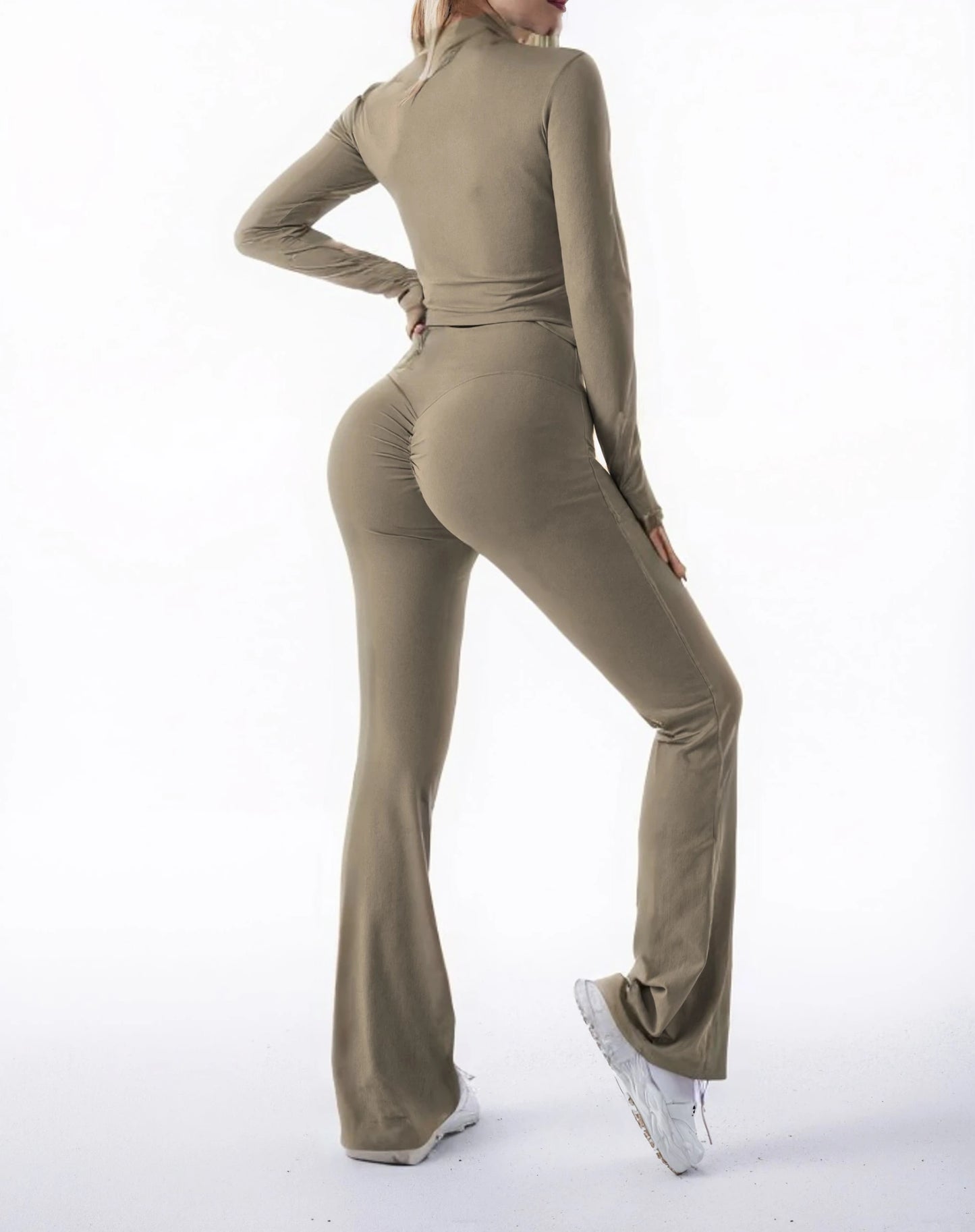 Women's high-waisted flare sports set with long sleeves and shaping fabric