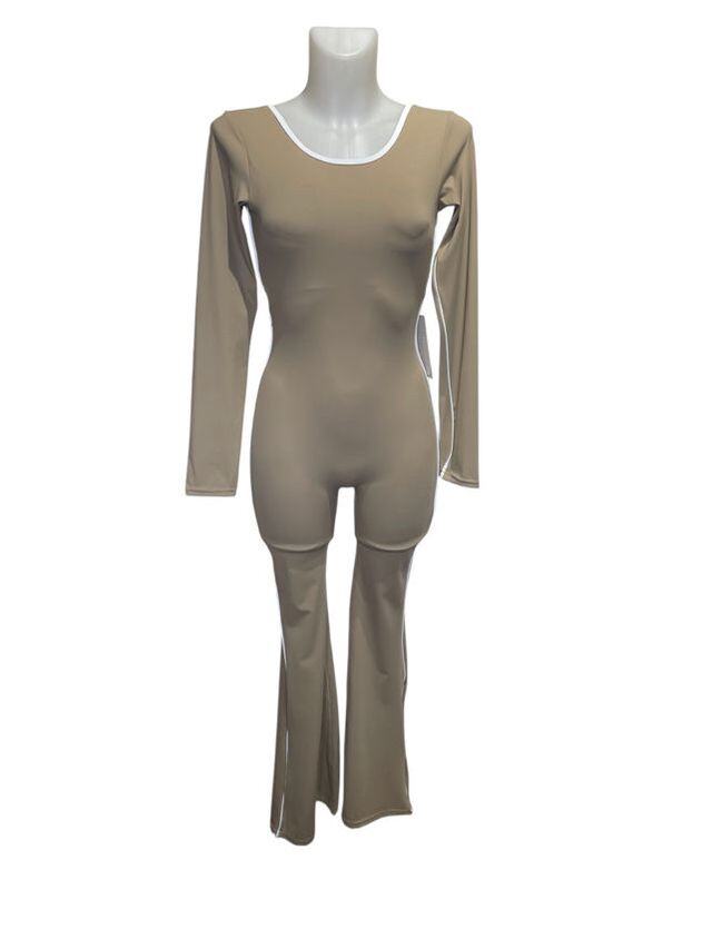 MILA – Sporty chic backless jumpsuit with contrasting details