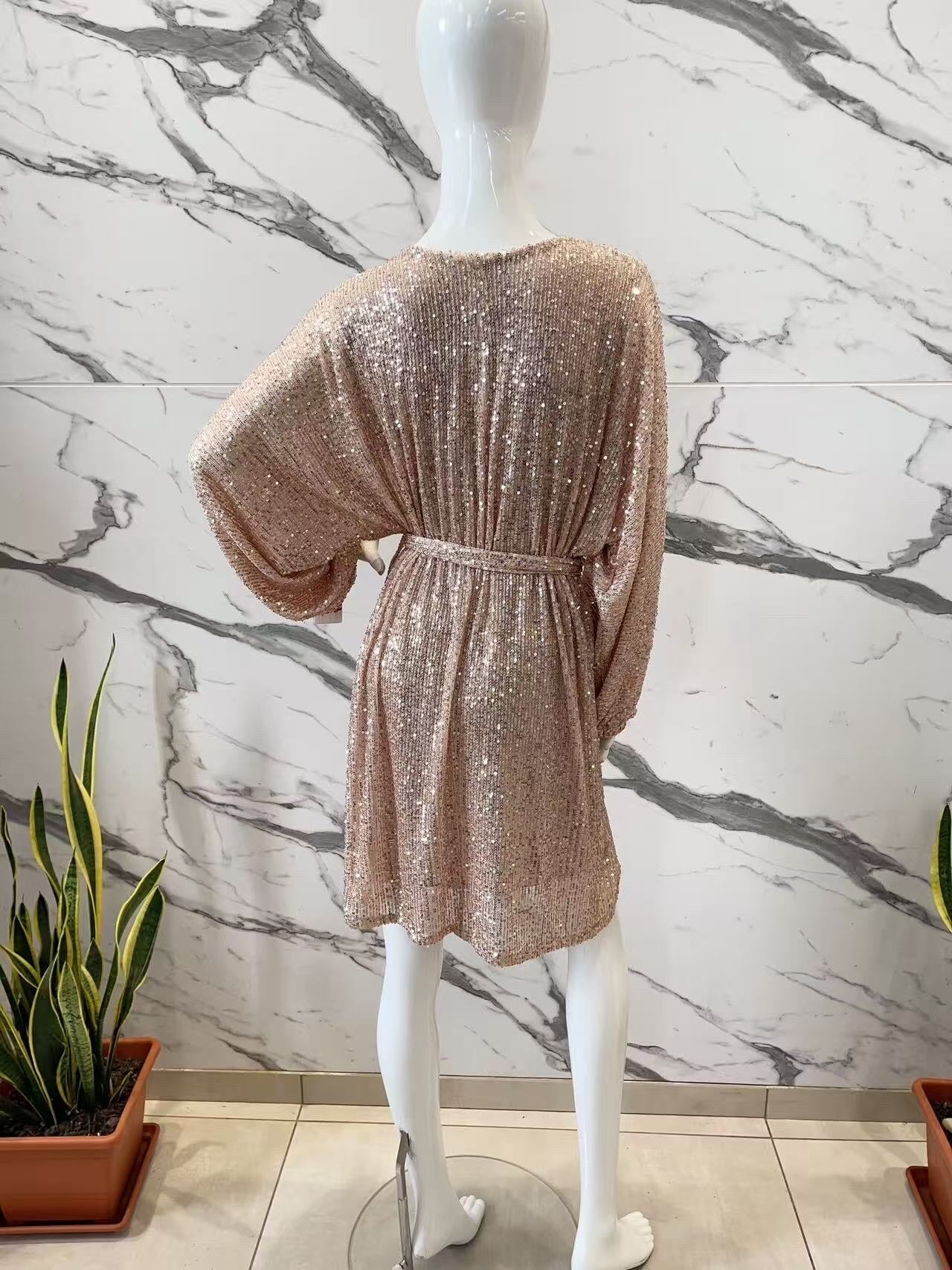 Sequin dress with tie