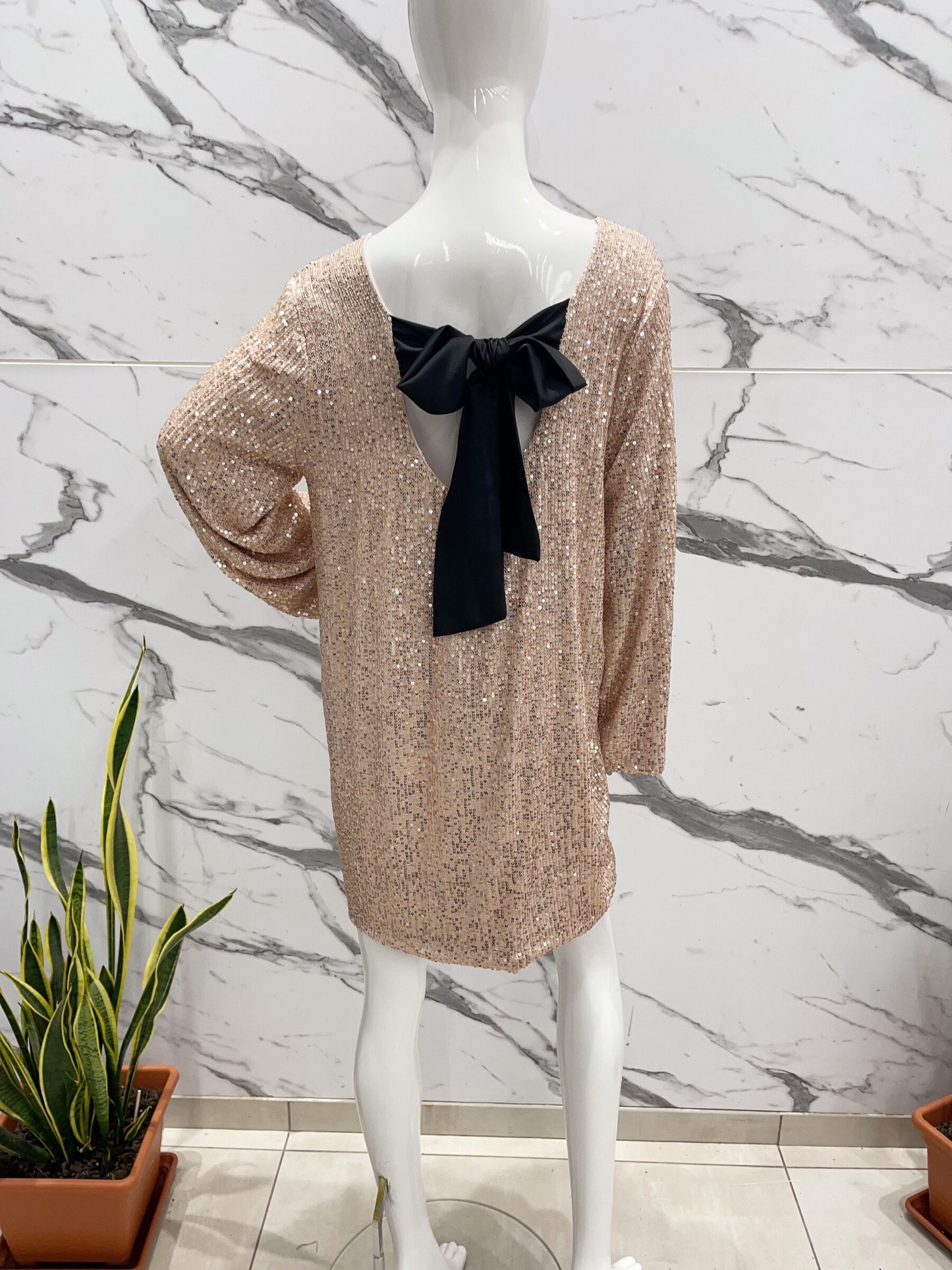 Sequin dress with back bow