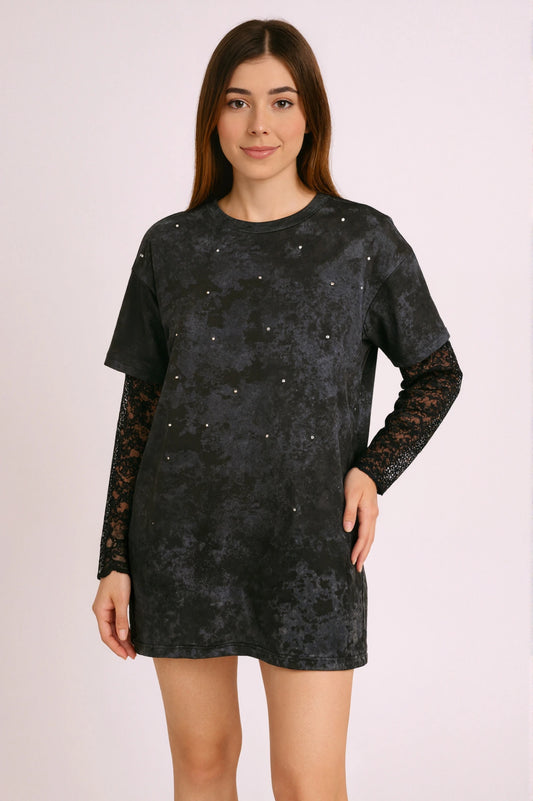 Oversized washed T-shirt with rhinestones and lace long sleeves