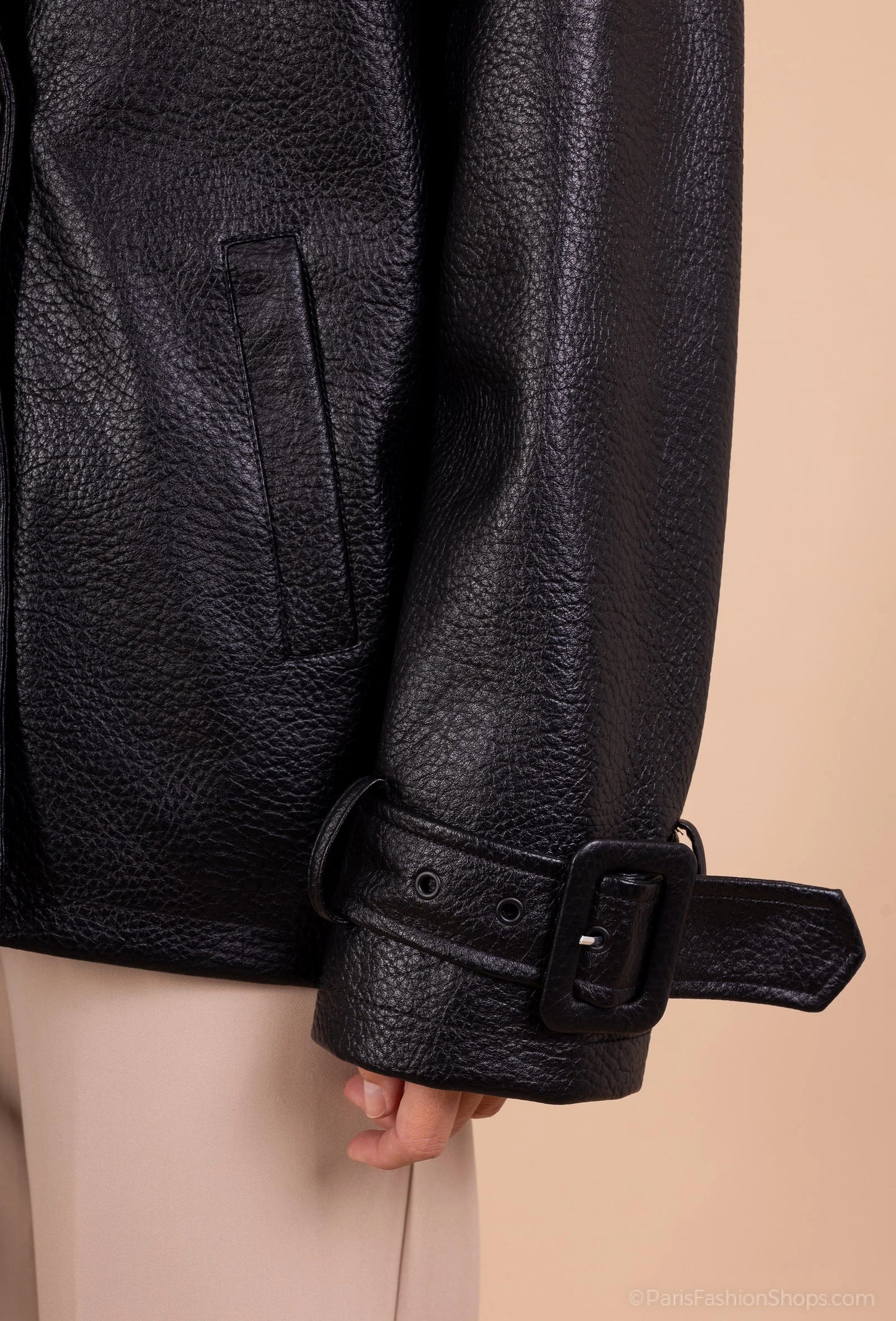 Short jacket in grained faux leather – Notched lapel – Double-breasted