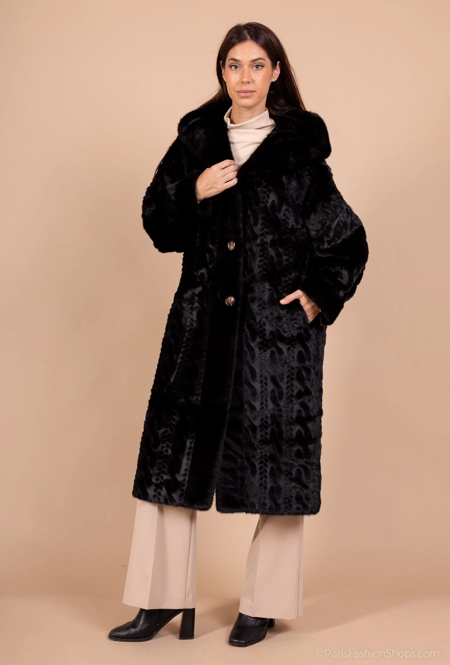 Long twisted faux fur coat with hood – Warm and elegant cocoon style