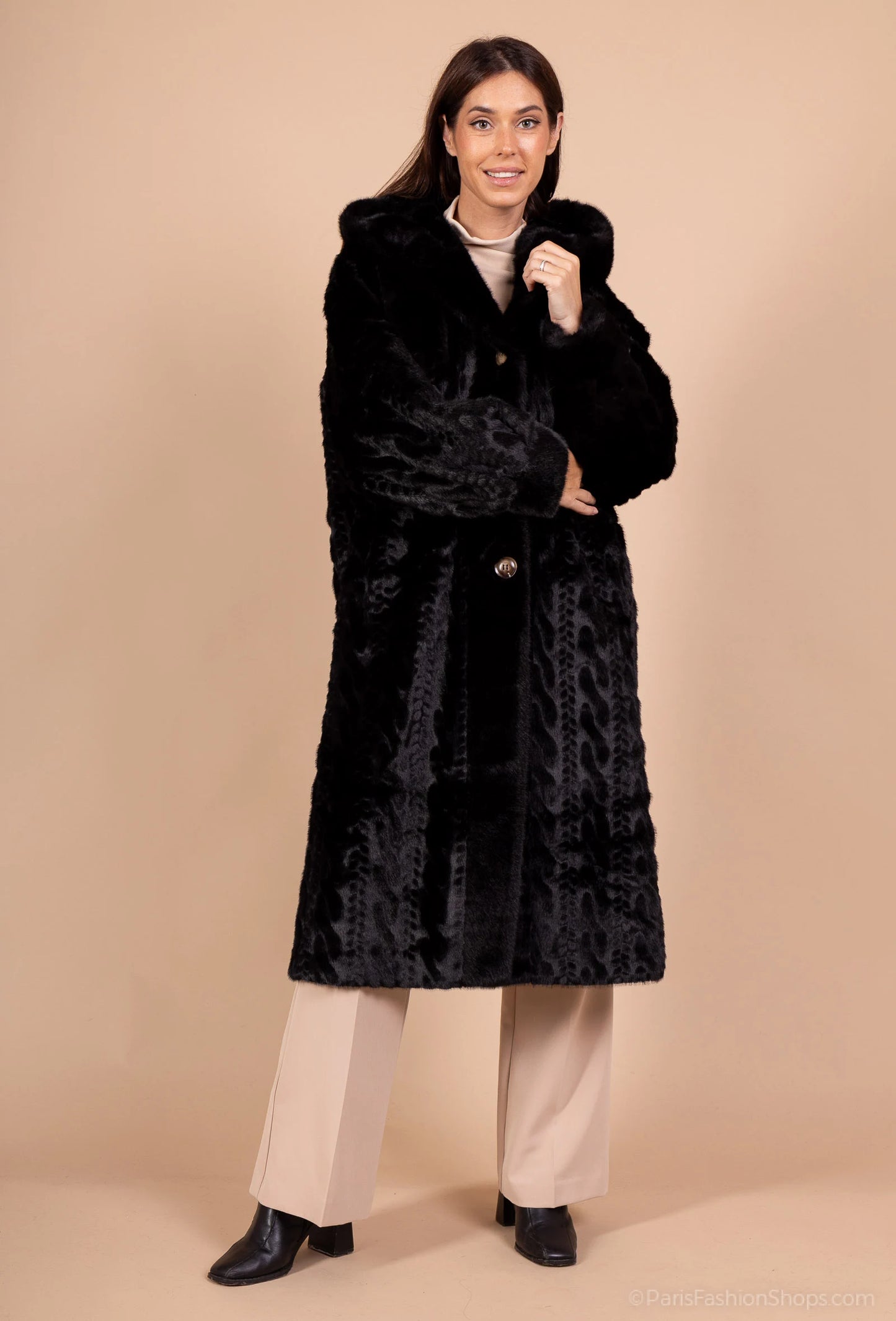 Long twisted faux fur coat with hood – Warm and elegant cocoon style