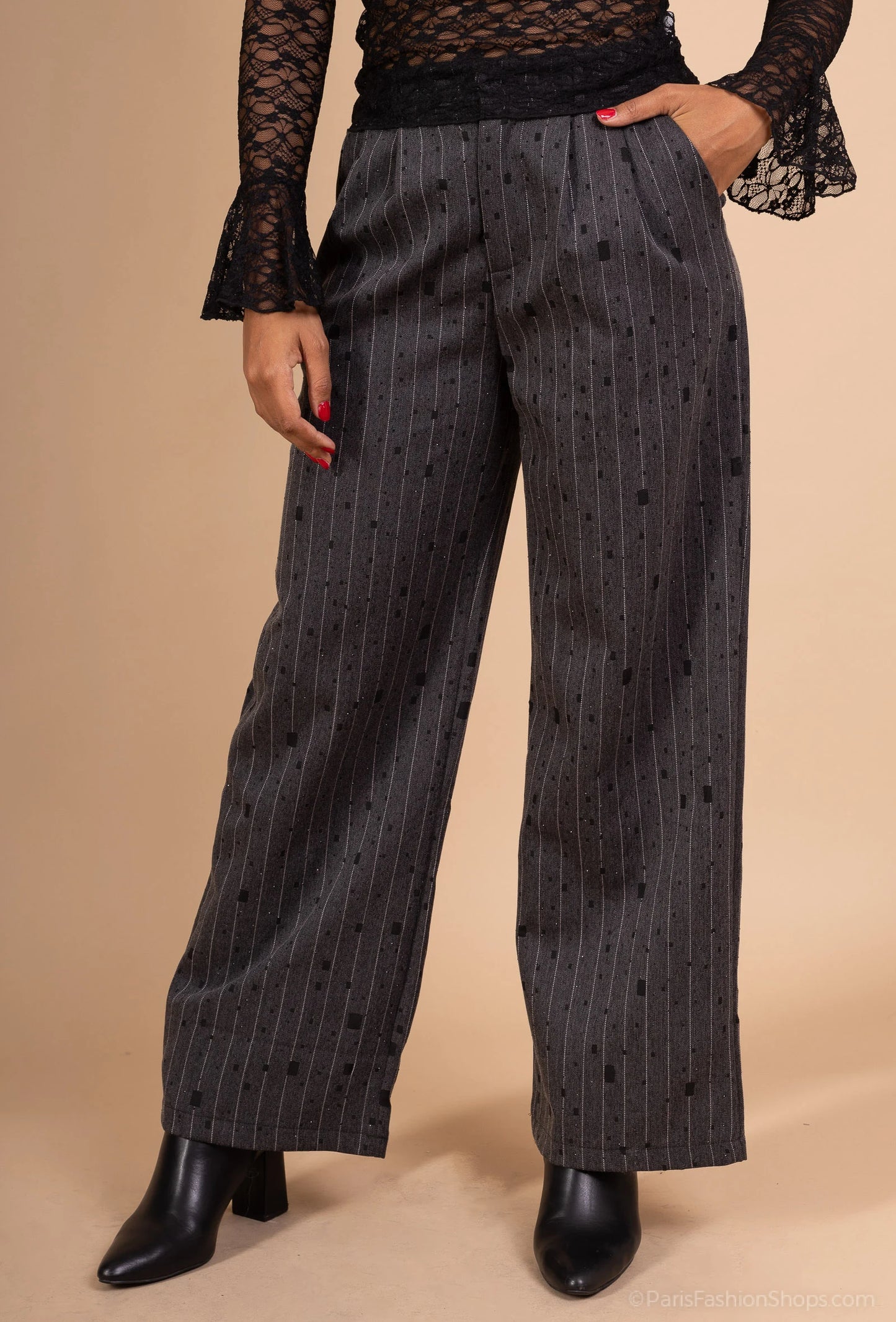 Wide pleated pants with stripes and polka dots