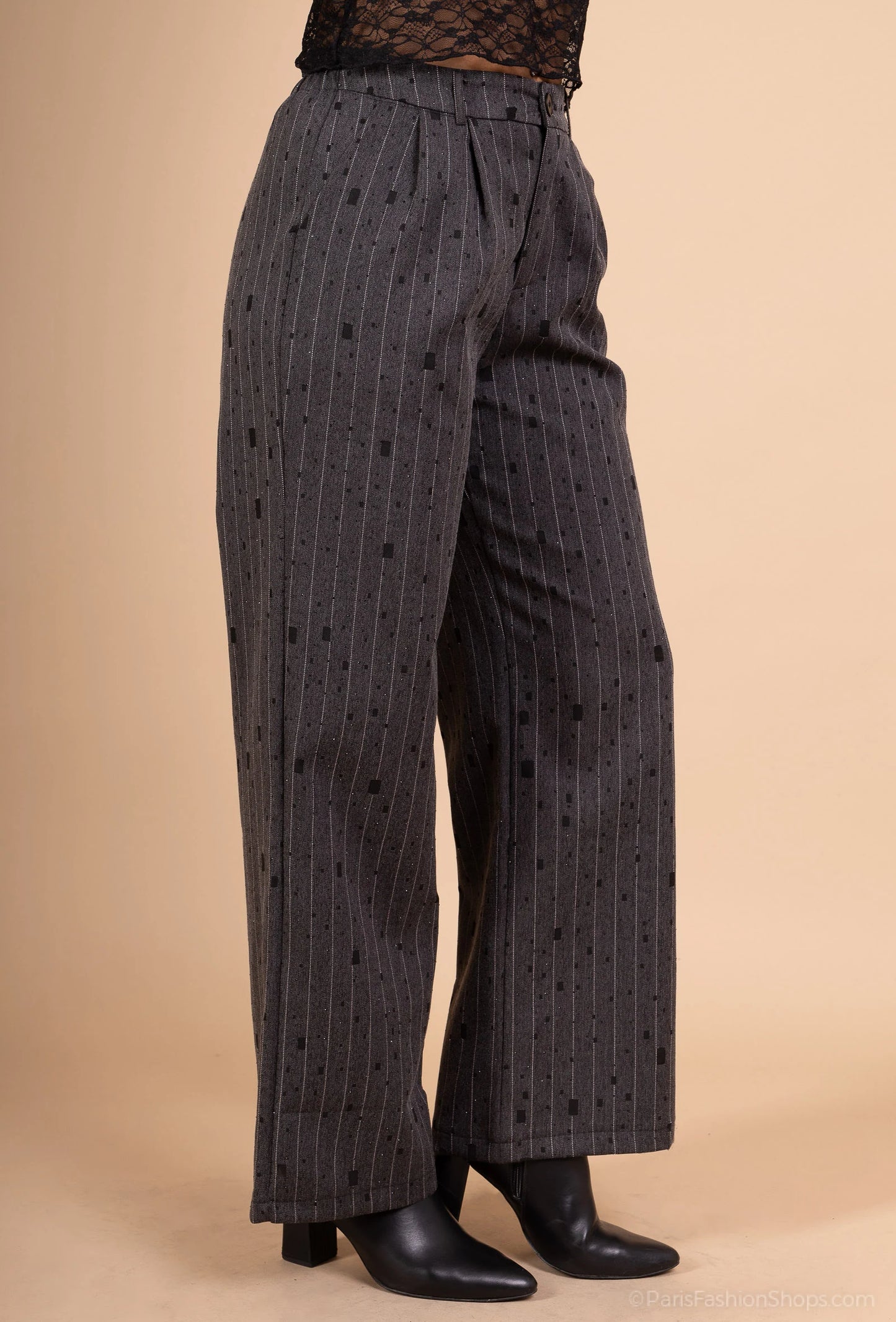 Wide pleated pants with stripes and polka dots