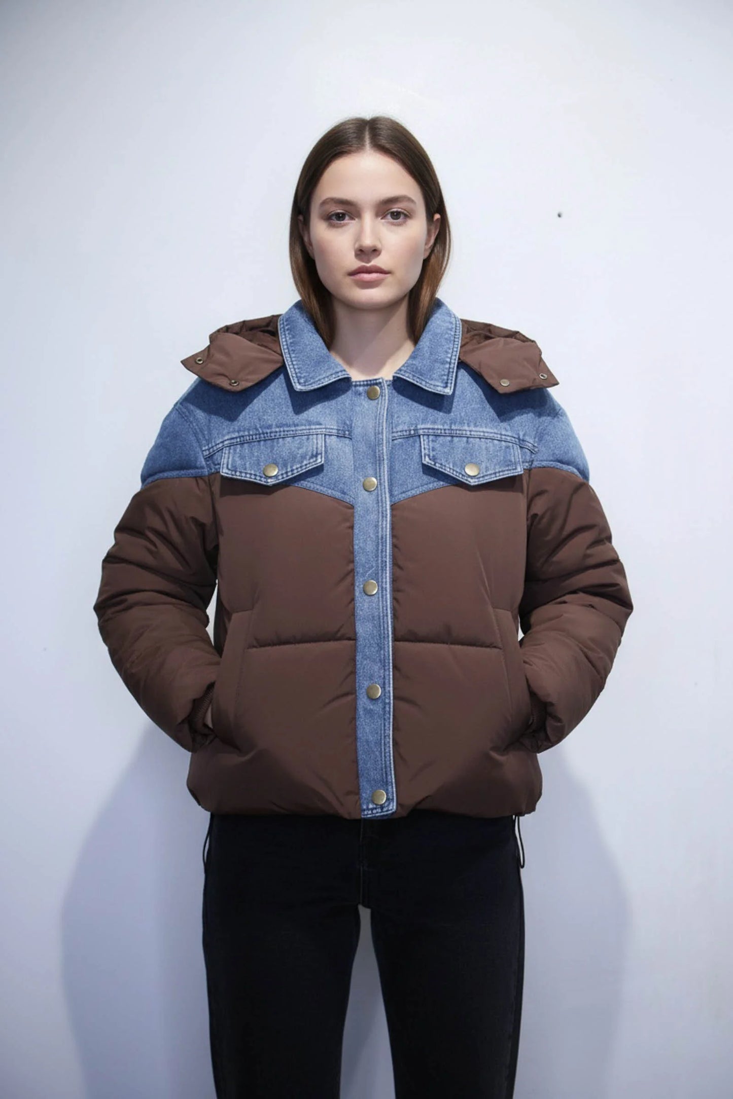 ZOE - Short two-tone puffer jacket with removable hood via zipper