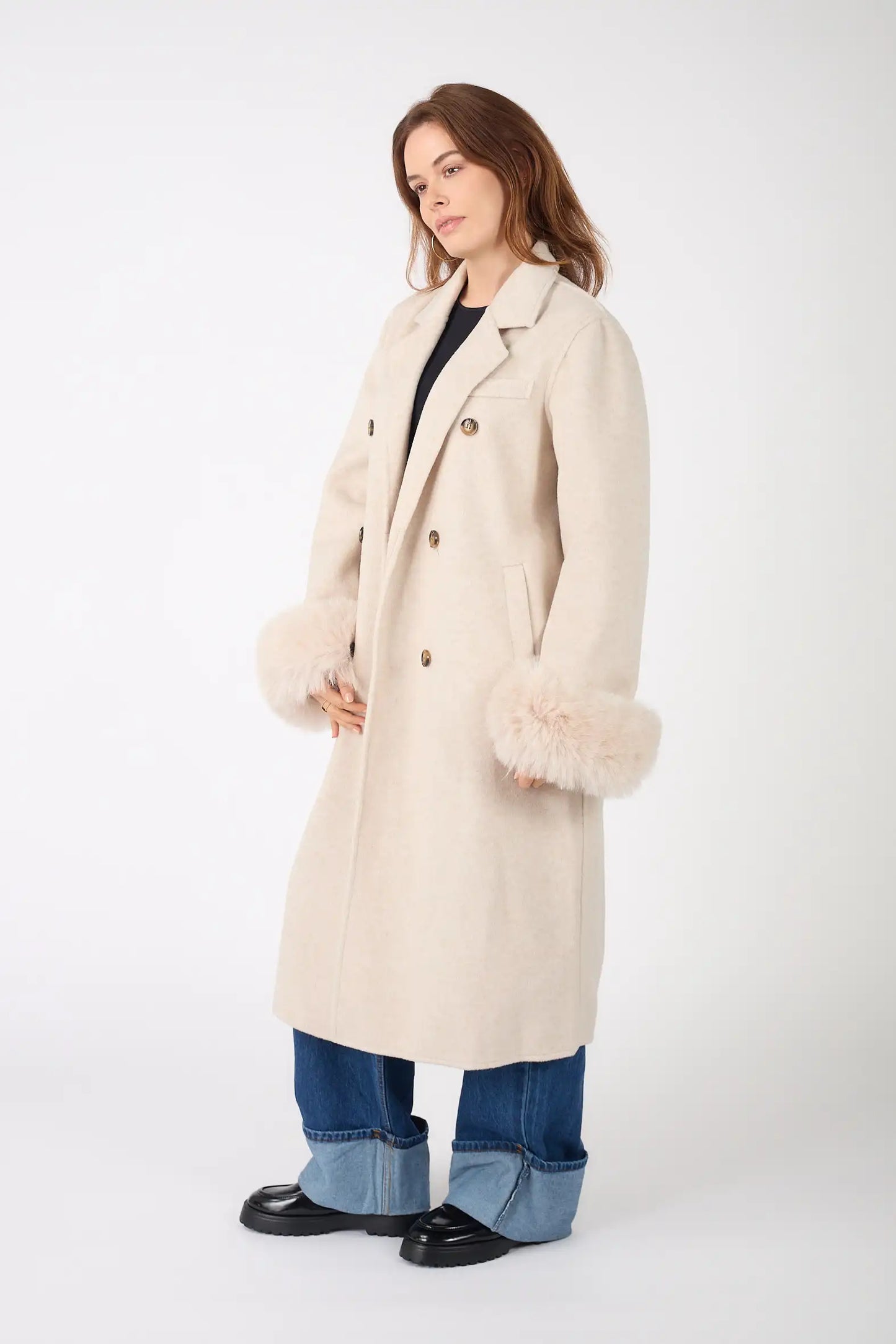 AURORA Coat – Premium Wool & Soft Cuffs