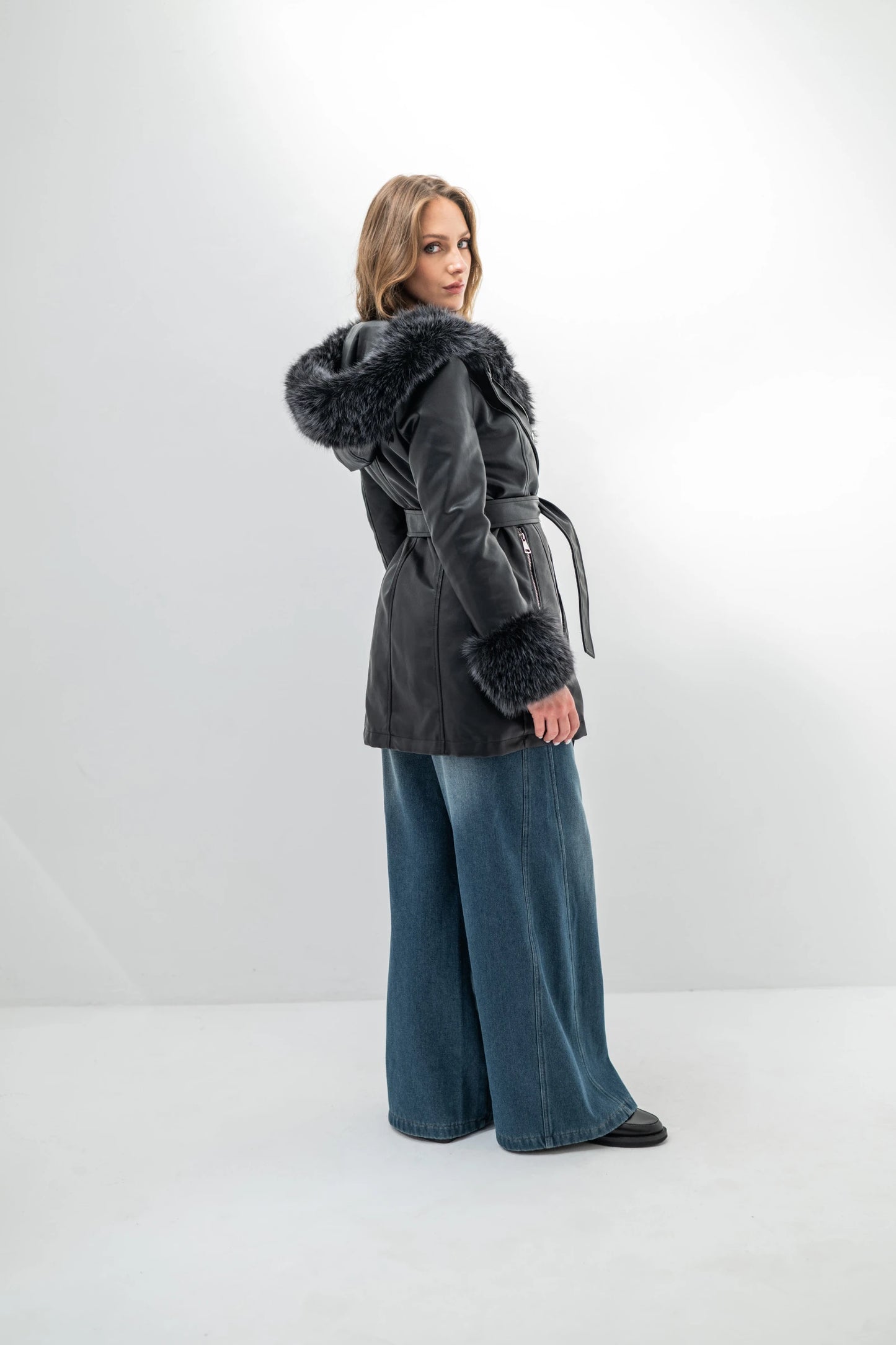 ALYSSA – Long faux leather coat with faux fur-trimmed hood