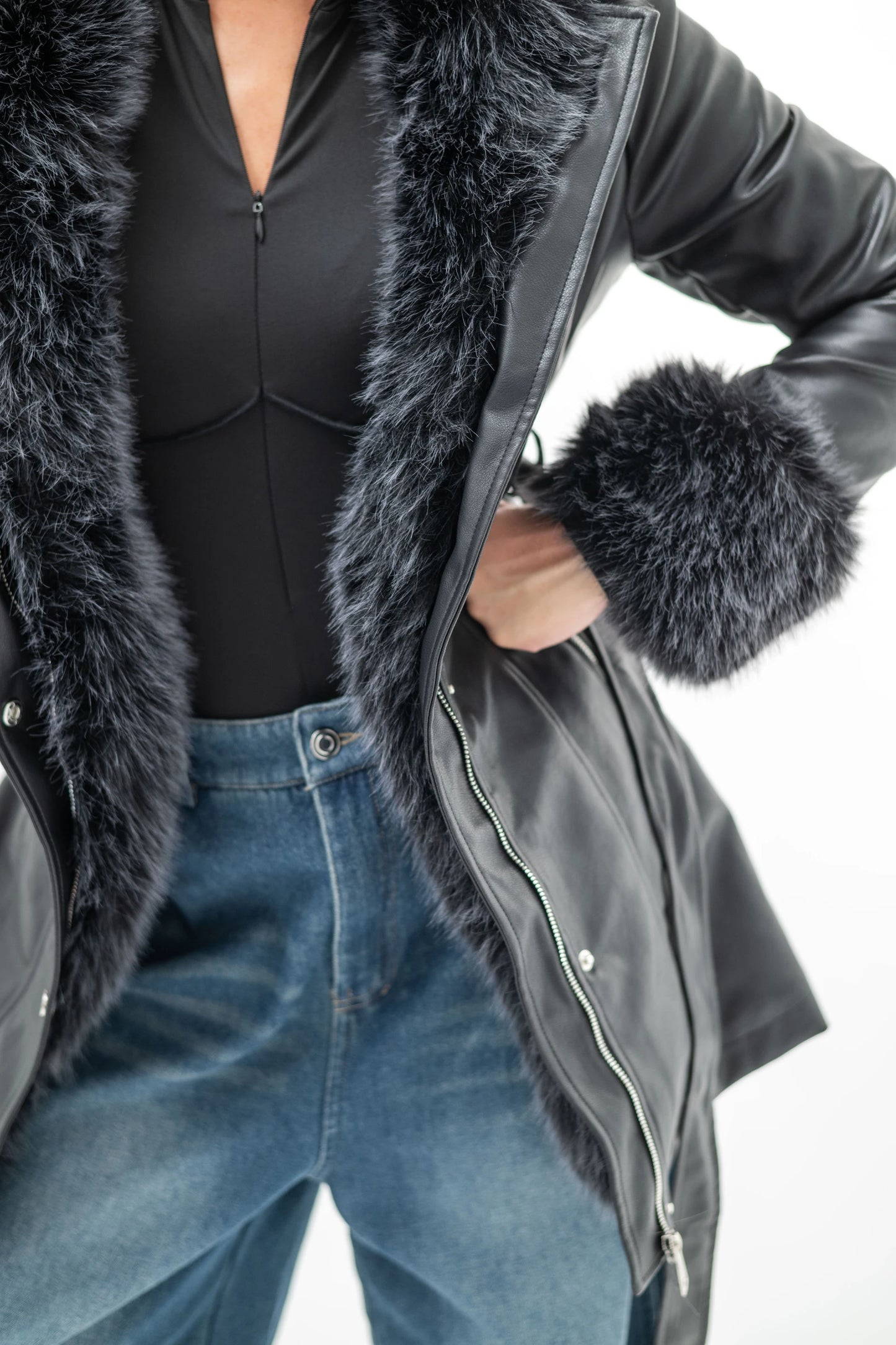 ALYSSA – Long faux leather coat with faux fur-trimmed hood