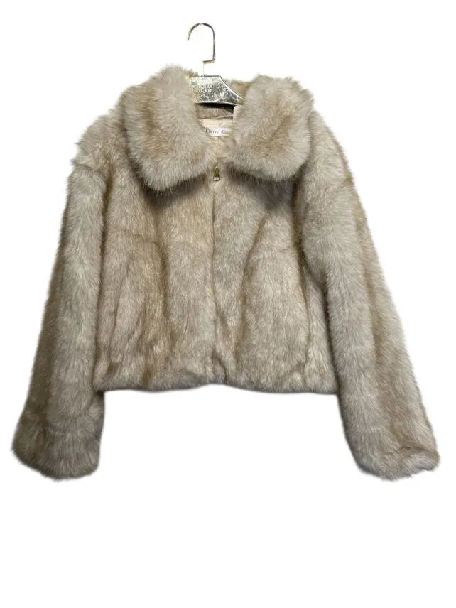 ASTORIA – Short premium faux fur jacket with a wide collar