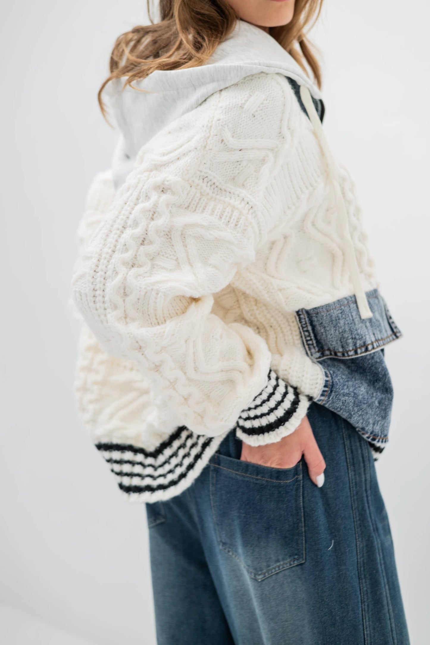 AURA – Hybrid zip-up jacket in cable knit and denim