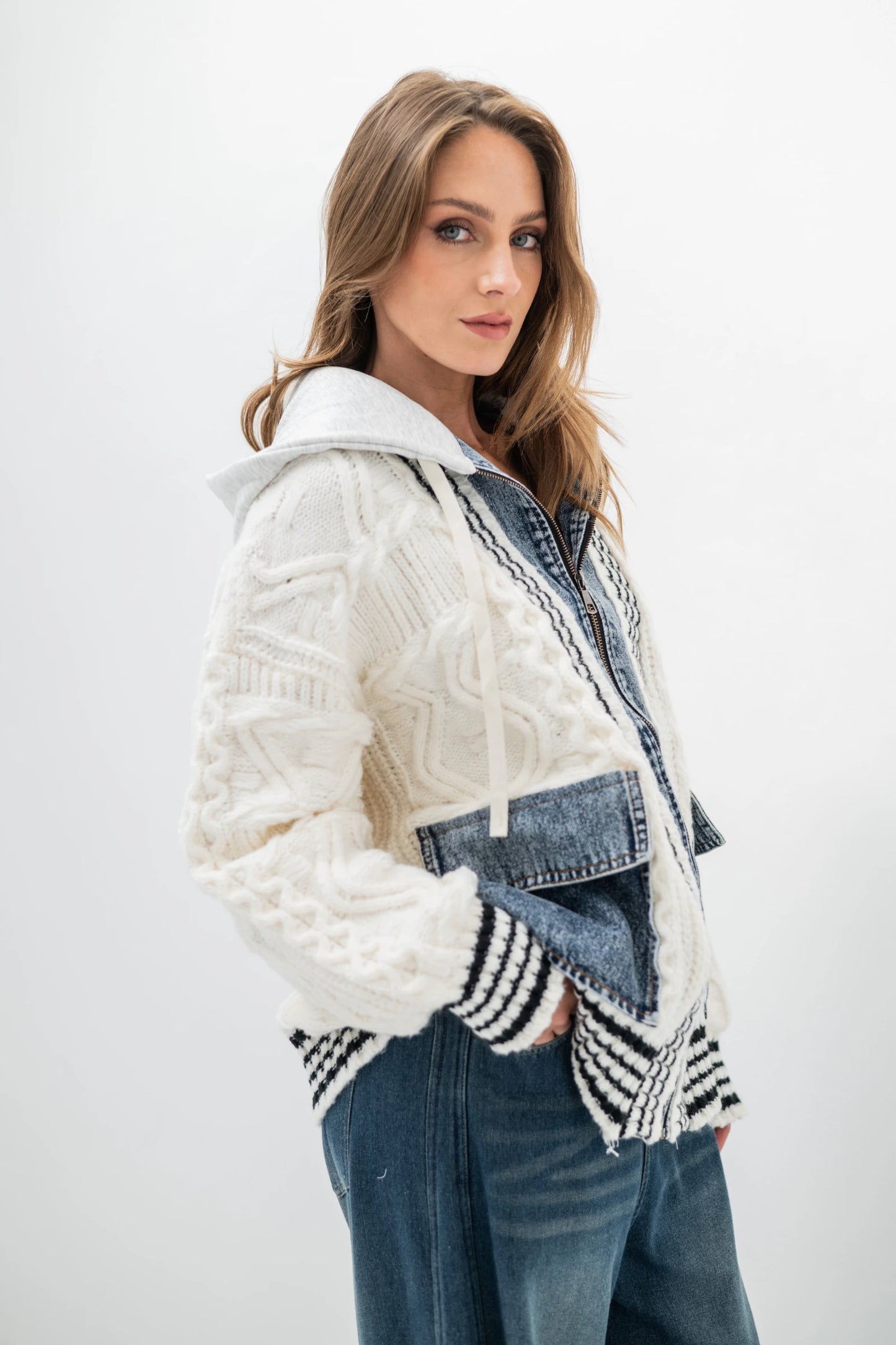AURA – Hybrid zip-up jacket in cable knit and denim