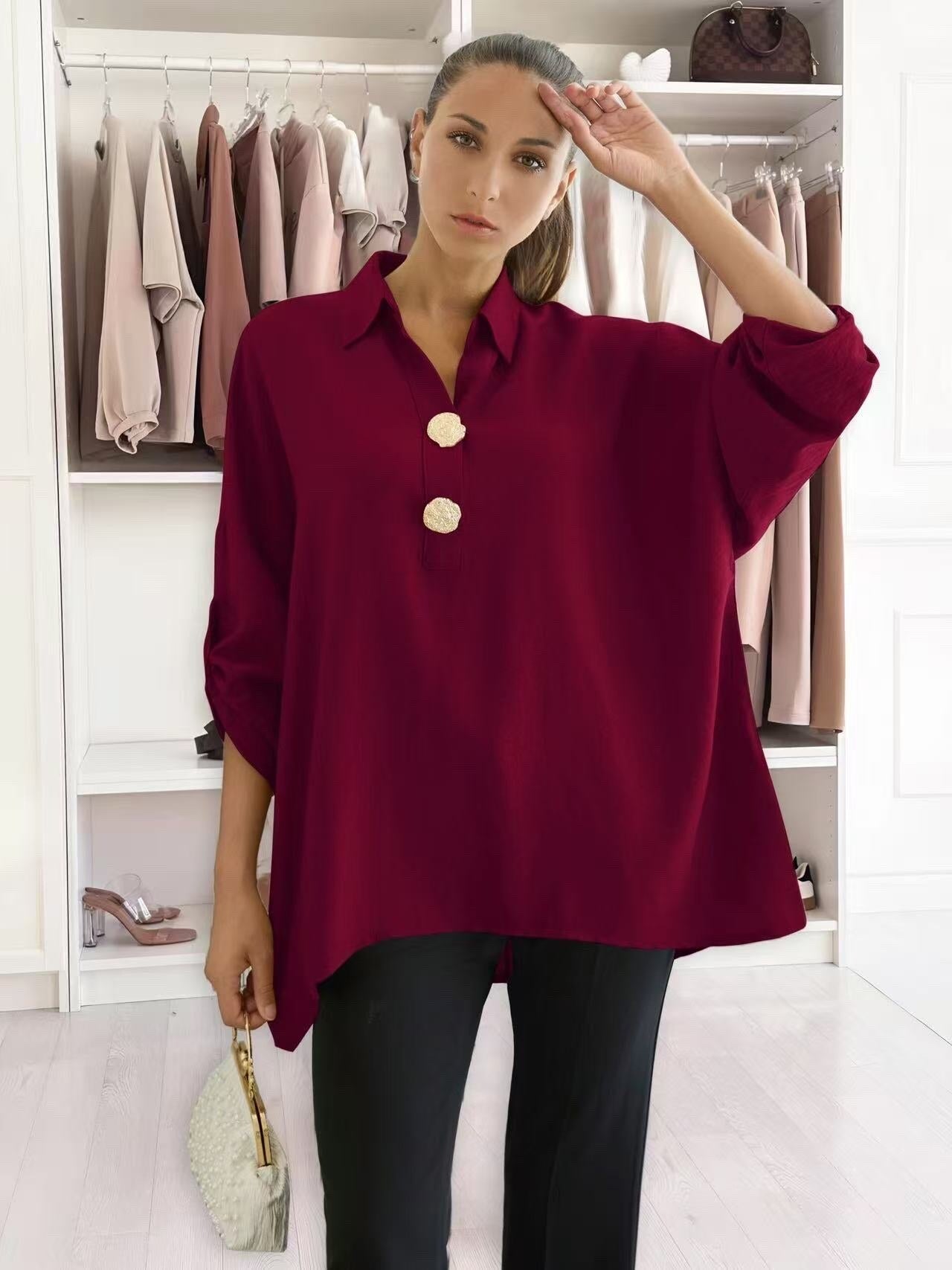Blouse with golden button collar patterns
