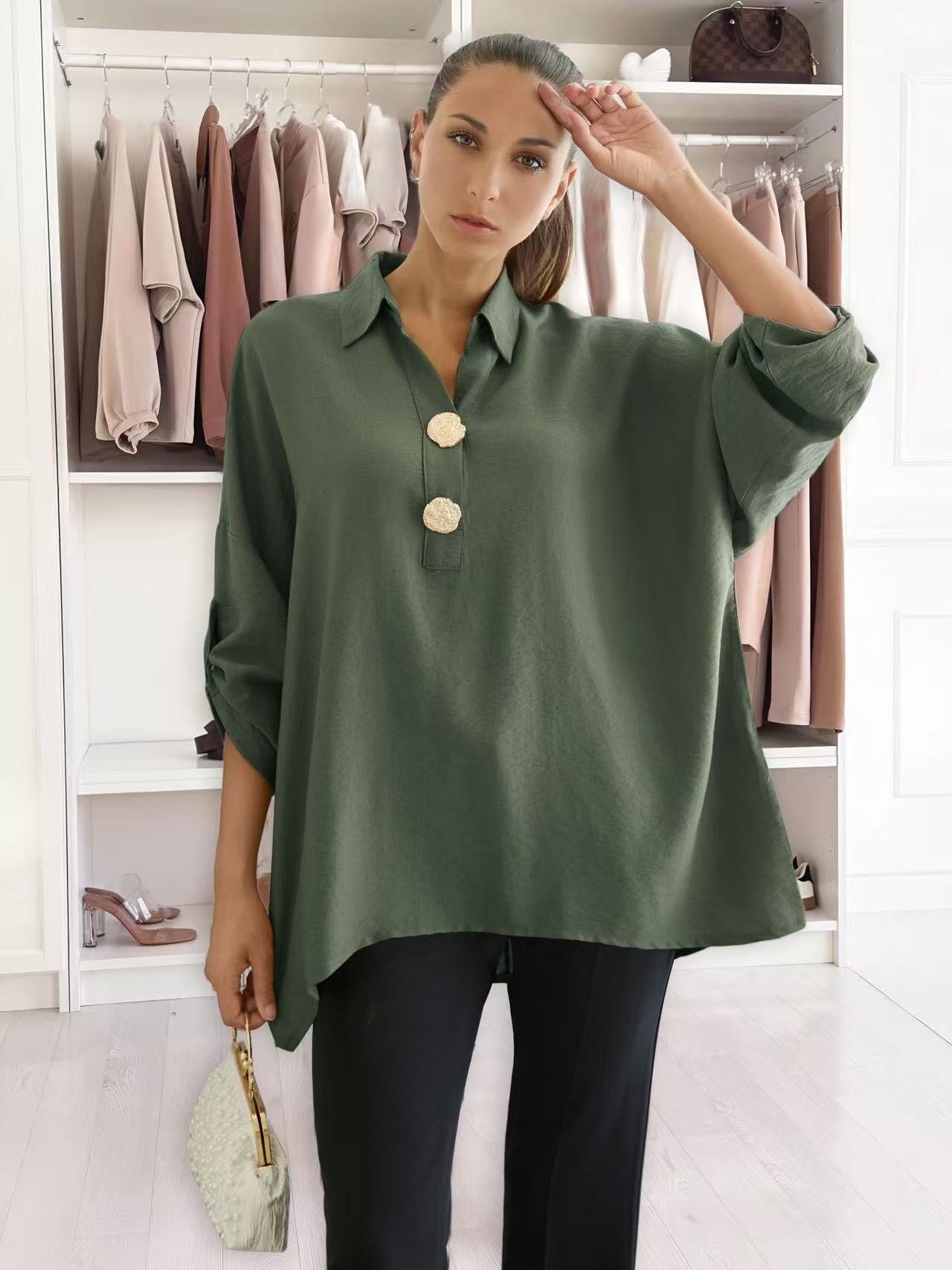 Blouse with golden button collar patterns