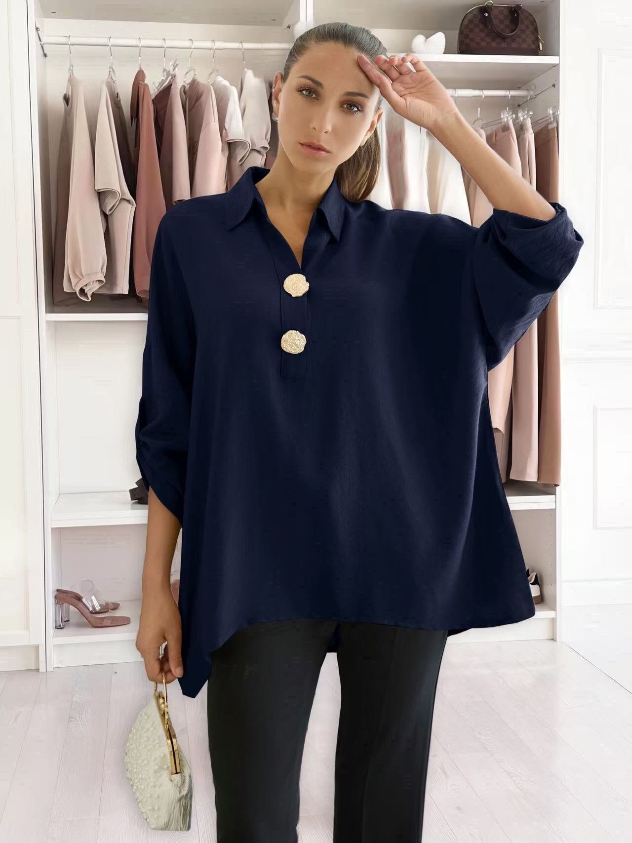 Blouse with golden button collar patterns