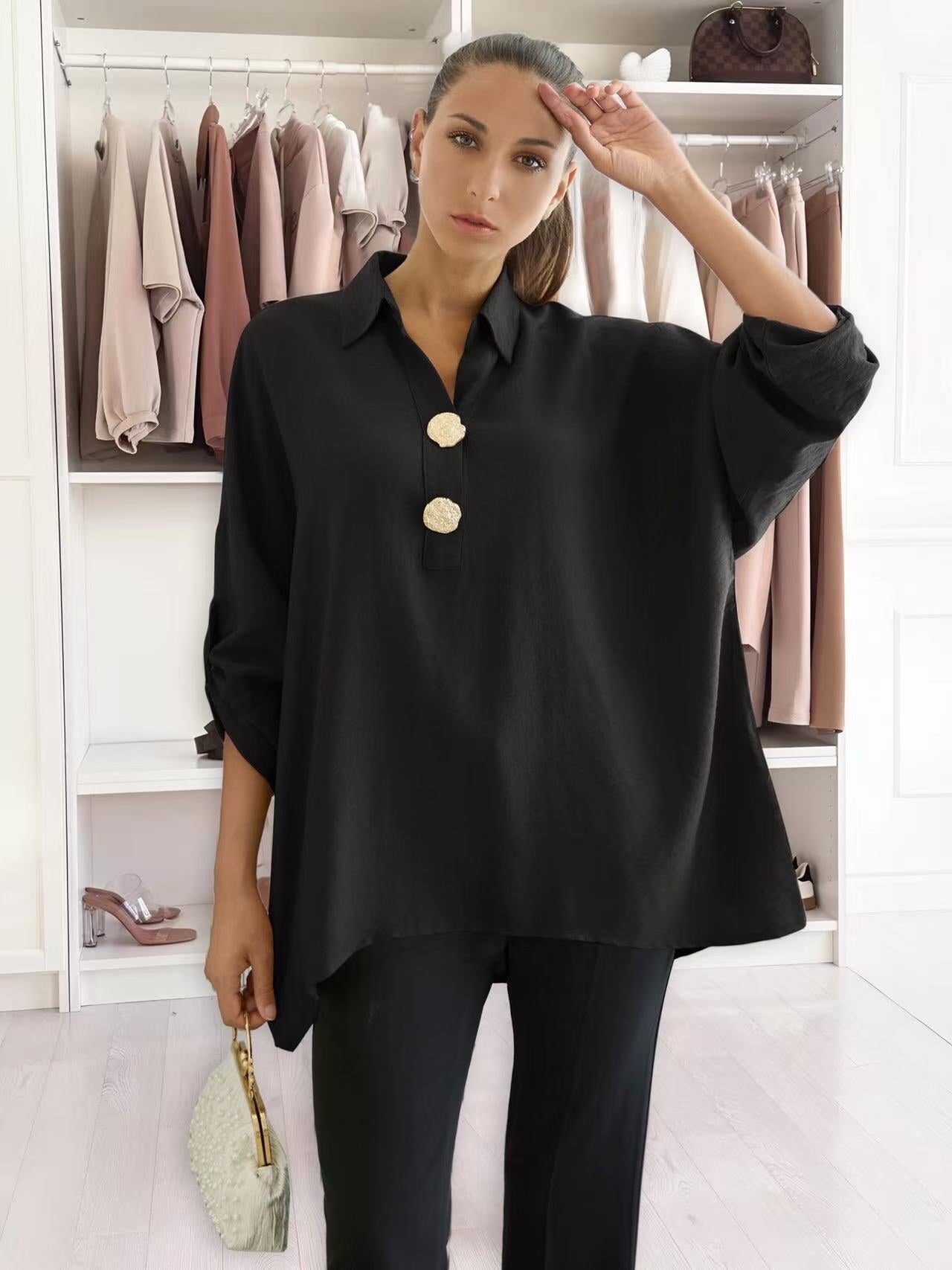 Blouse with golden button collar patterns