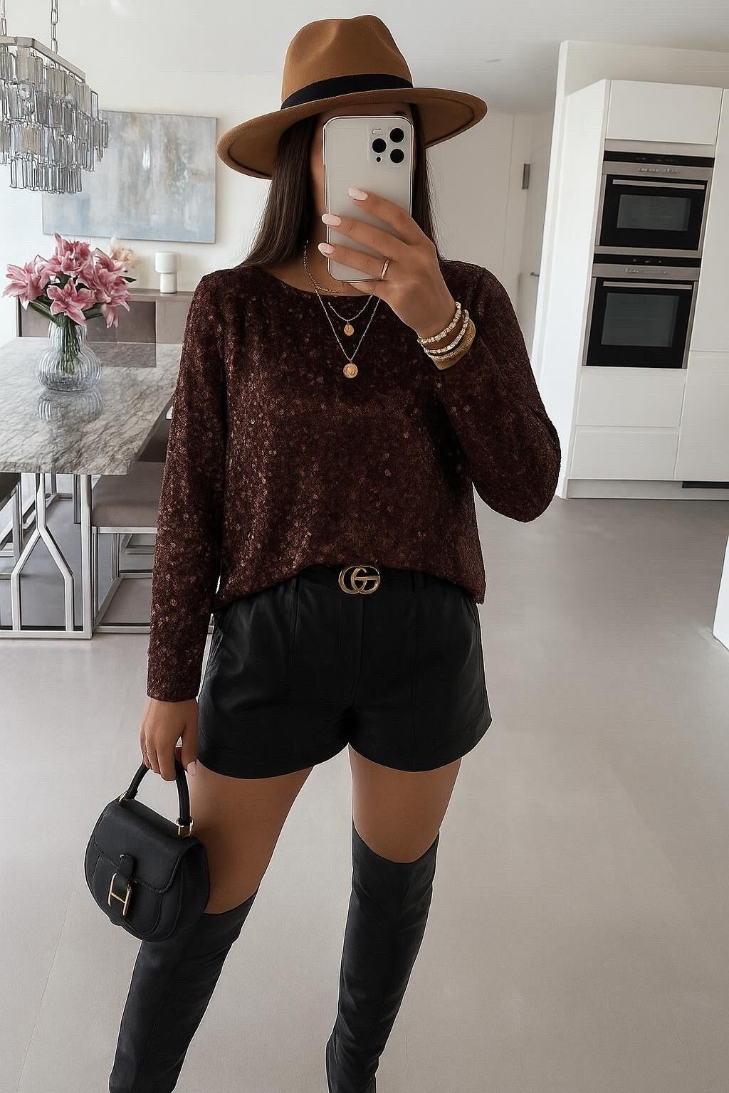 Sequin collar blouse