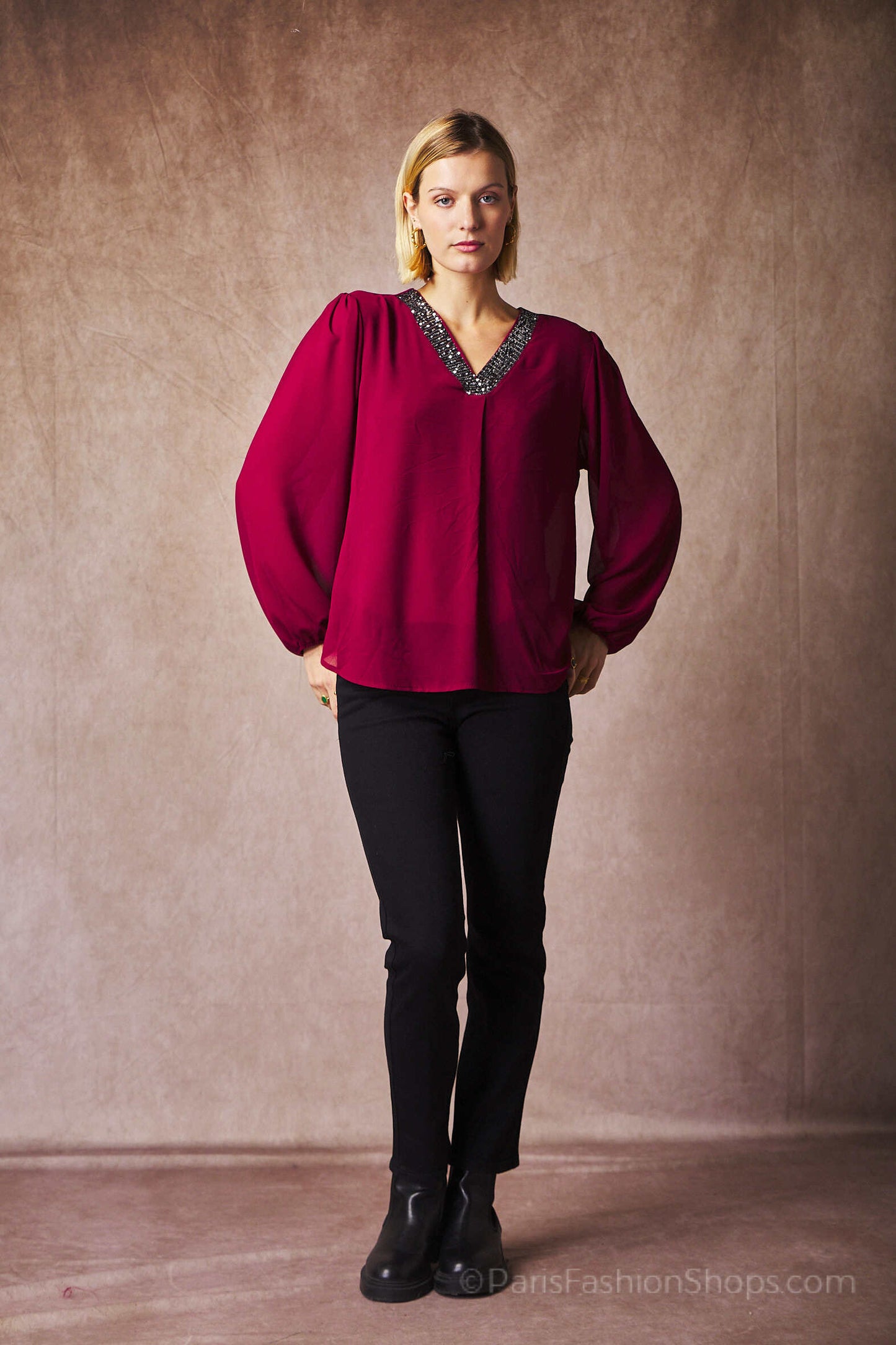 V-neck blouse with shiny sequins