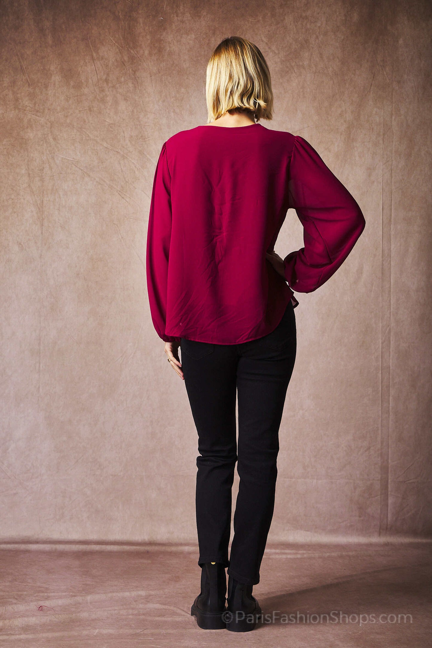 V-neck blouse with shiny sequins