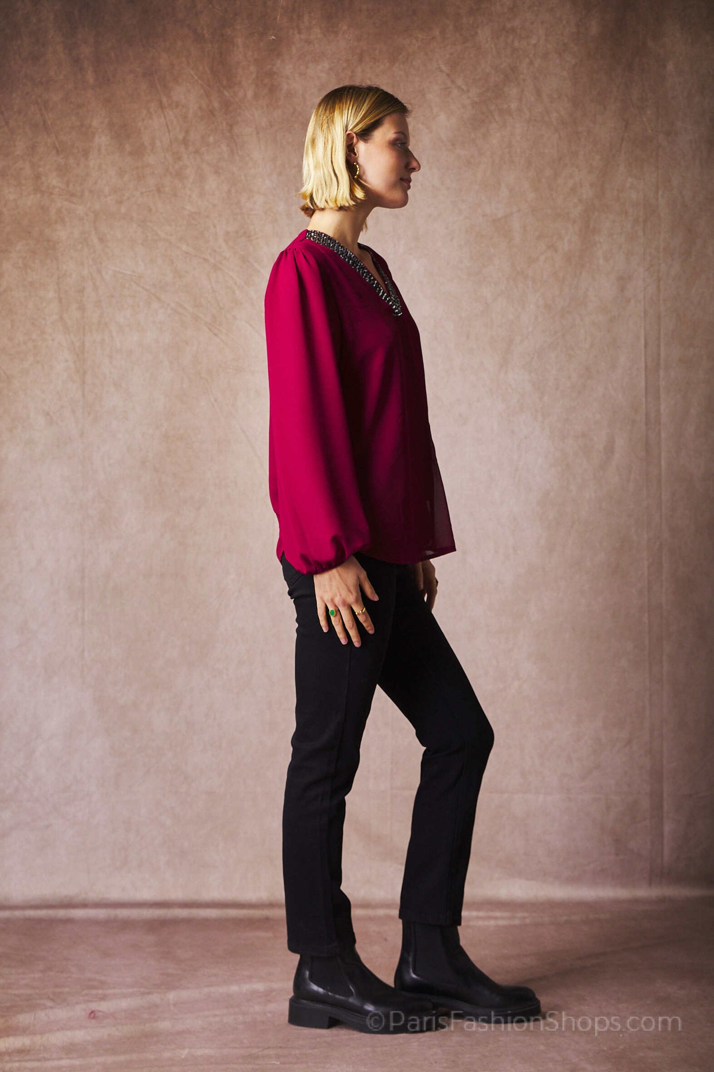 V-neck blouse with shiny sequins