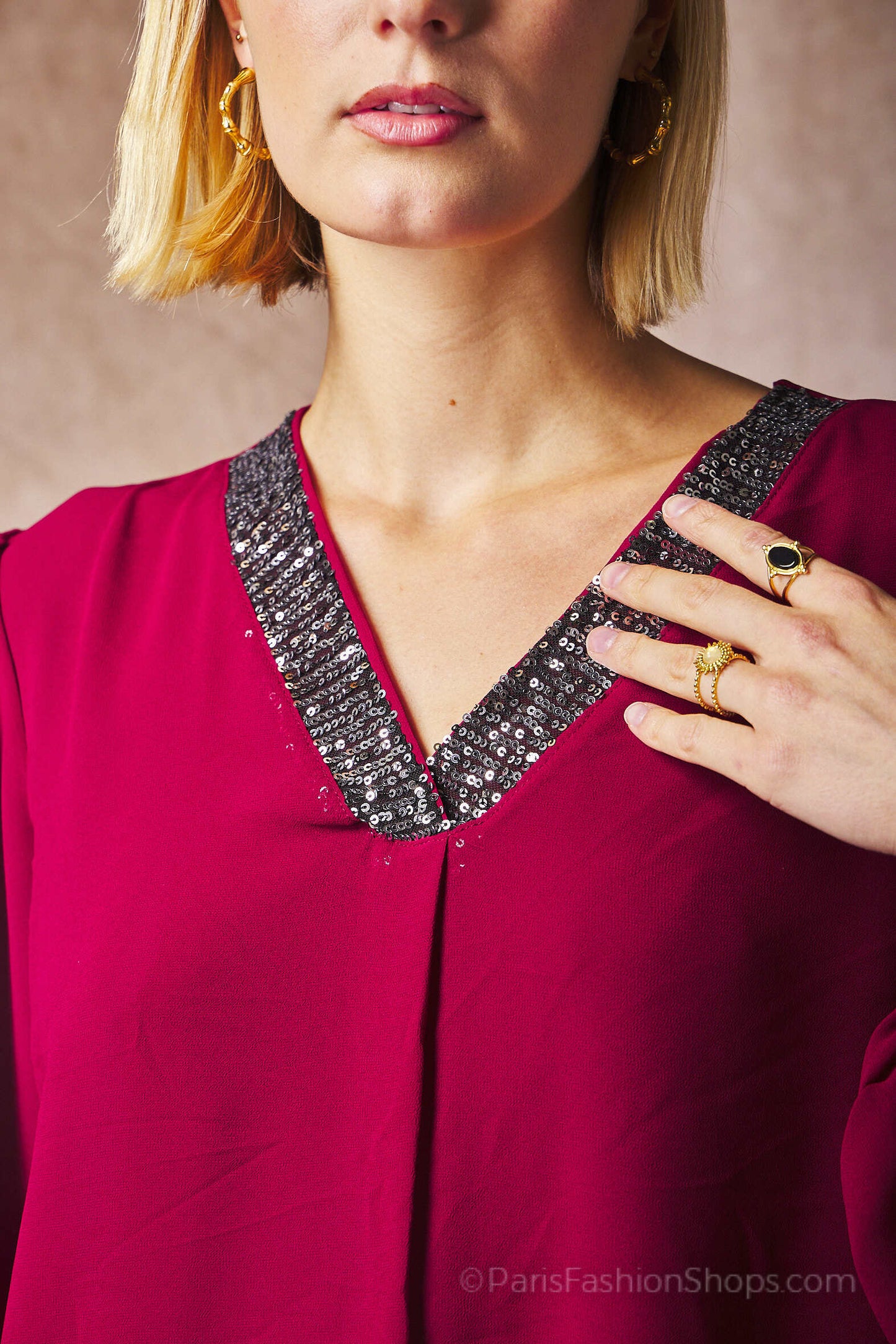 V-neck blouse with shiny sequins