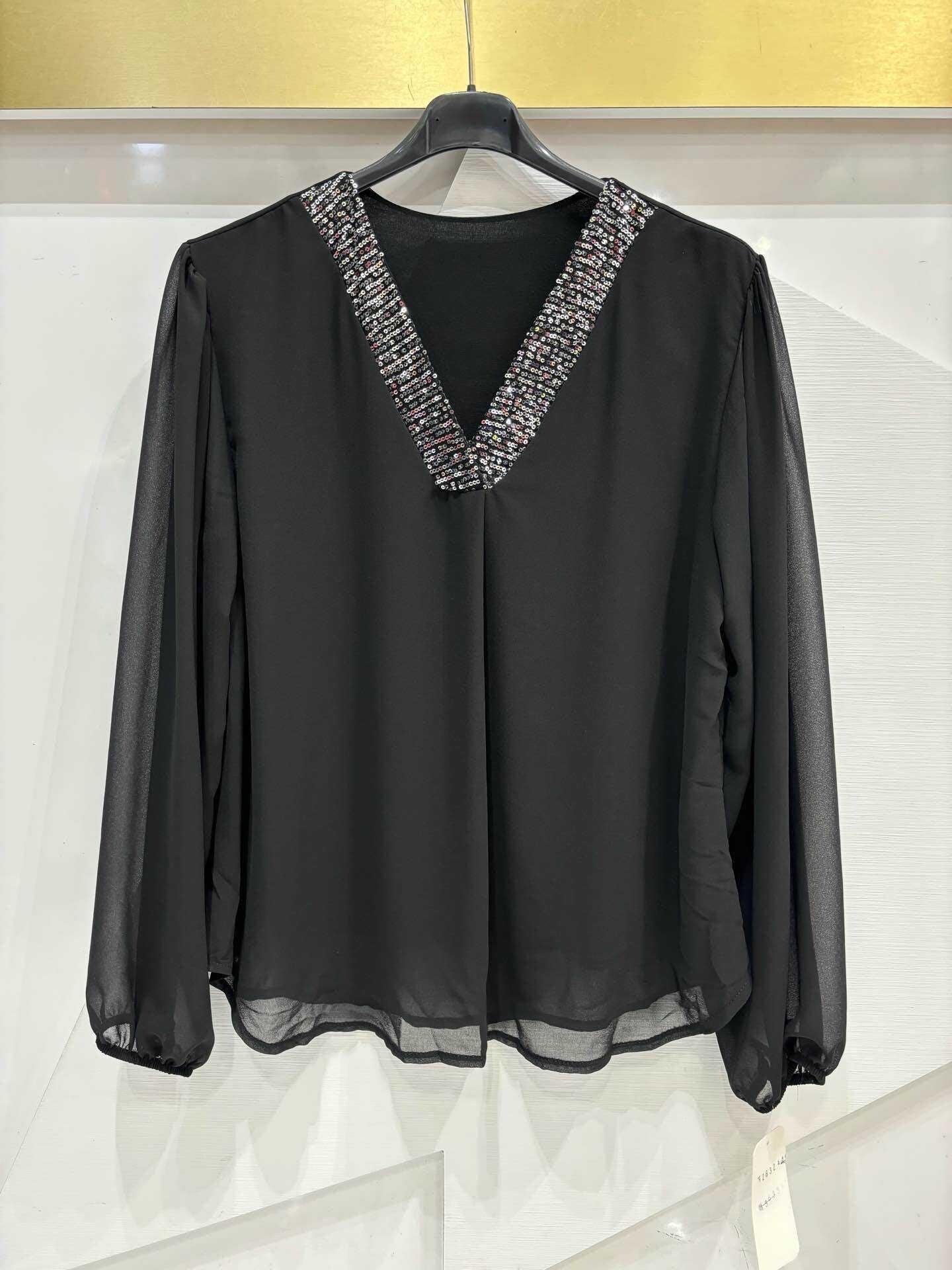 V-neck blouse with shiny sequins