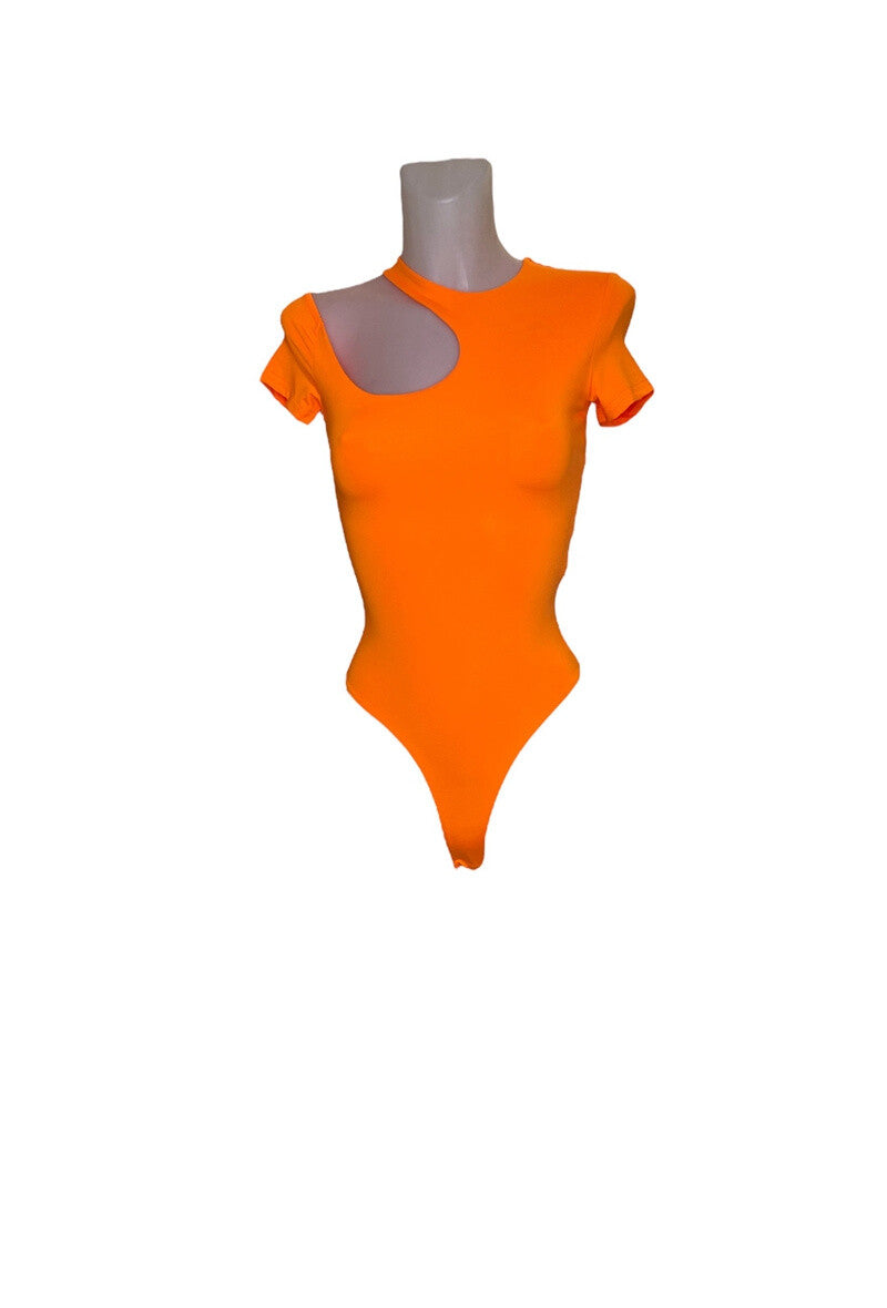 LOLA – Asymmetrical off-shoulder bodysuit