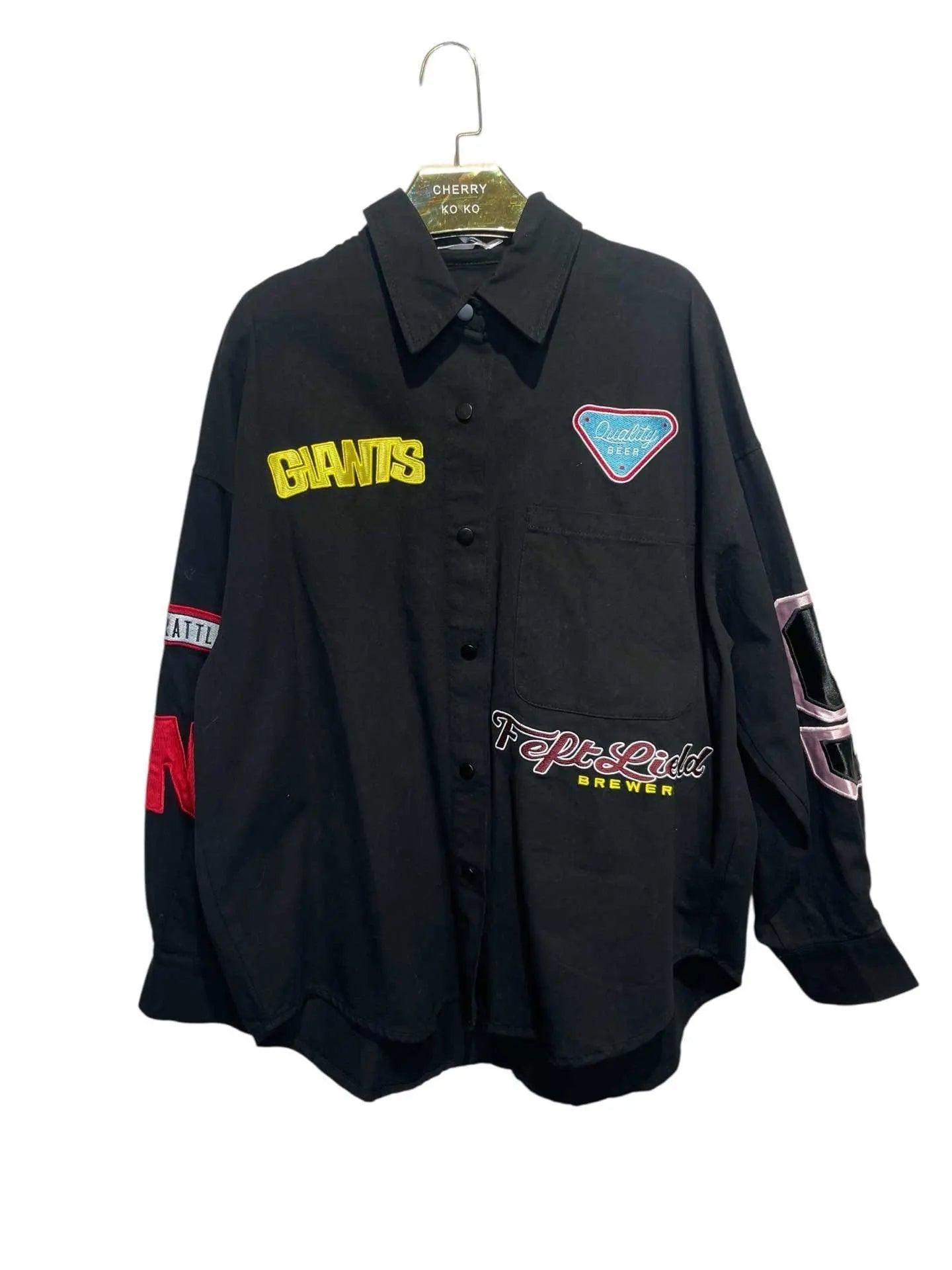 Trendy streetwear oversized shirt with embroidered patches