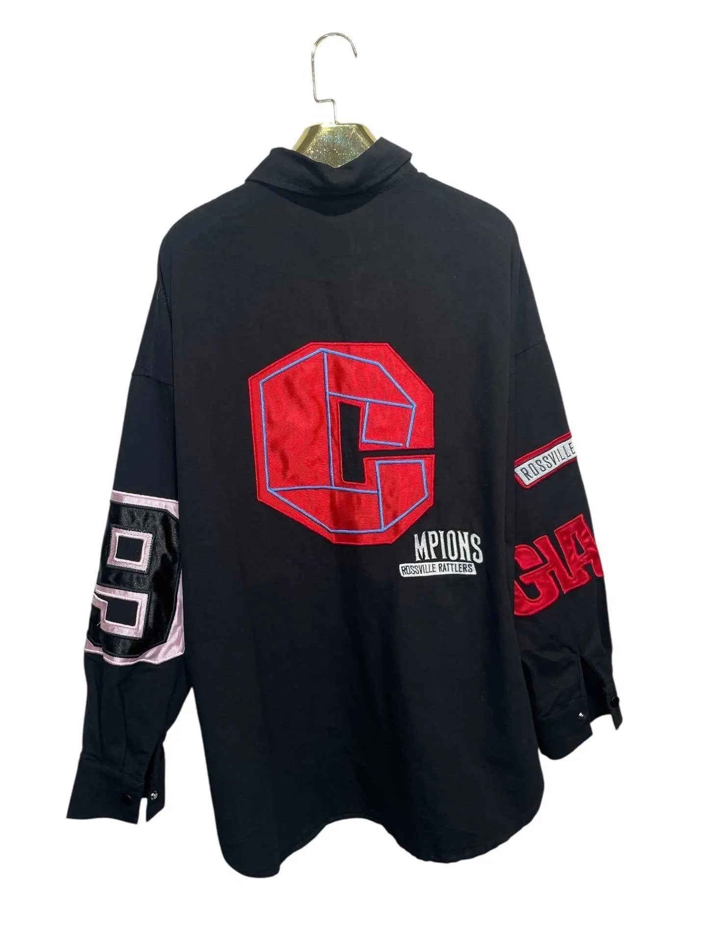 Trendy streetwear oversized shirt with embroidered patches
