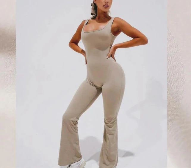 Fitted jumpsuit with elephant feet - Open back