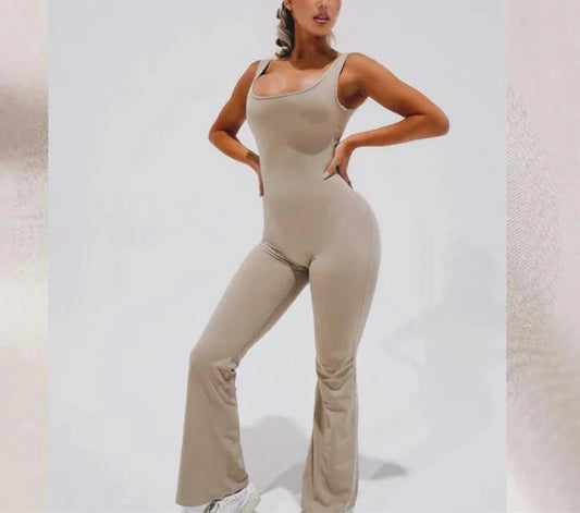 Fitted jumpsuit with elephant feet - Open back