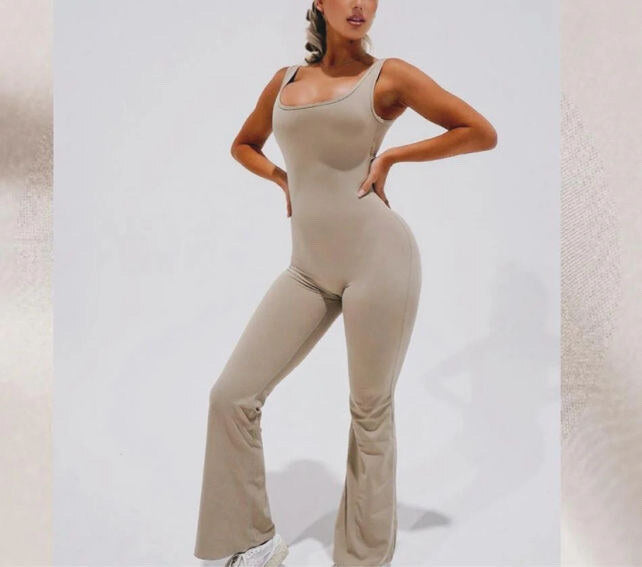 Fitted jumpsuit with elephant feet - Open back