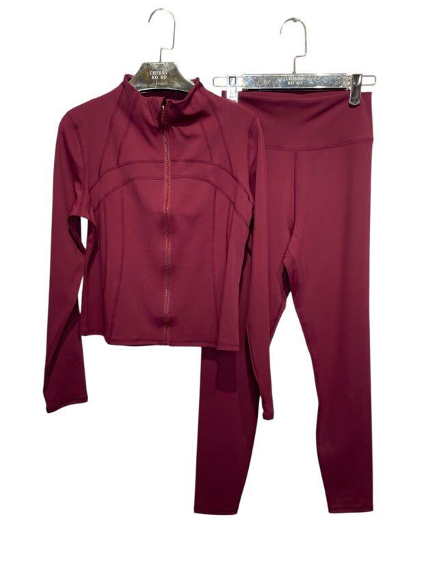 2-piece sports set – Zip-up high neck top + high-waisted leggings – Second-skin fit