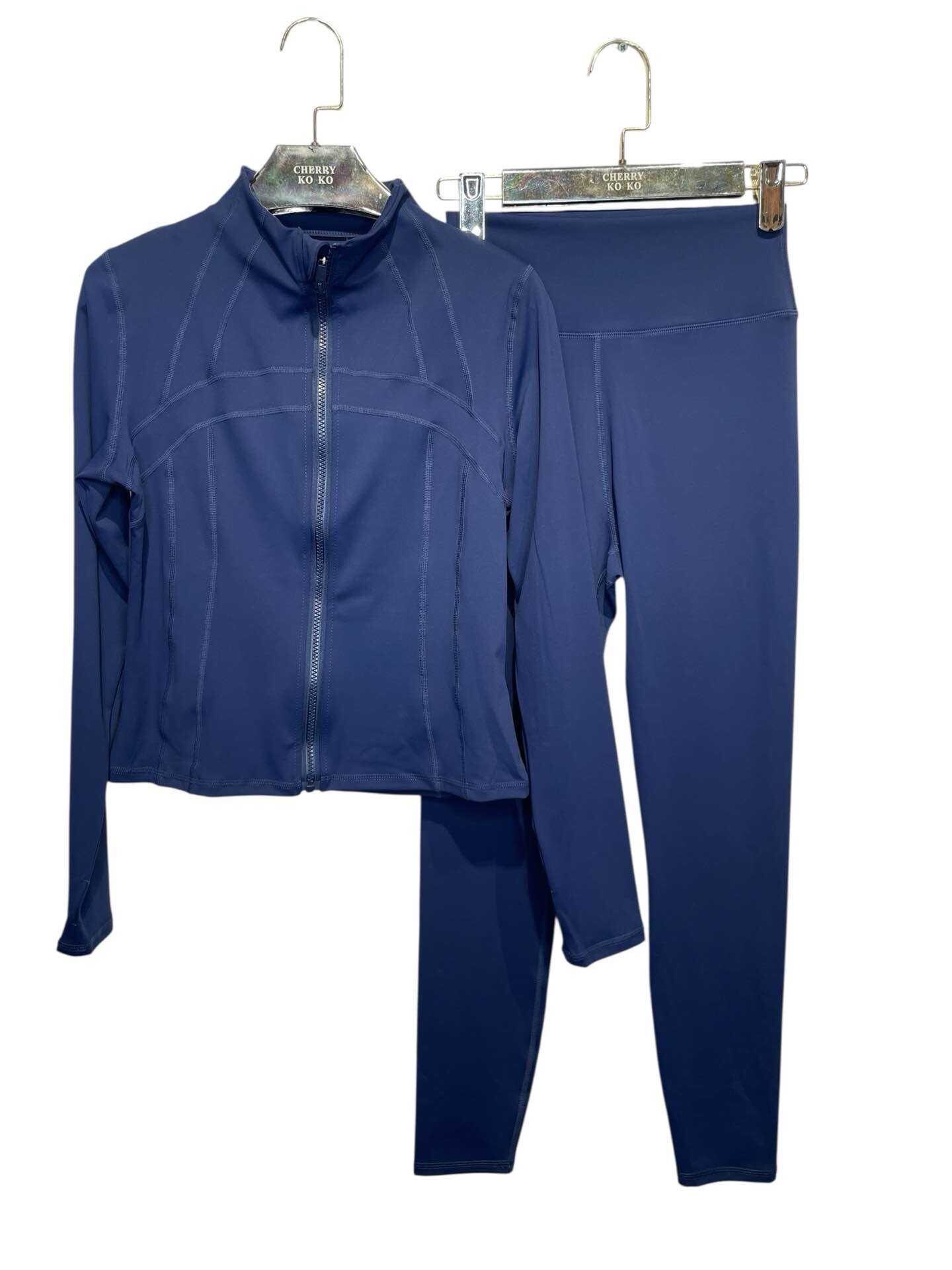 2-piece sports set – Zip-up high neck top + high-waisted leggings – Second-skin fit