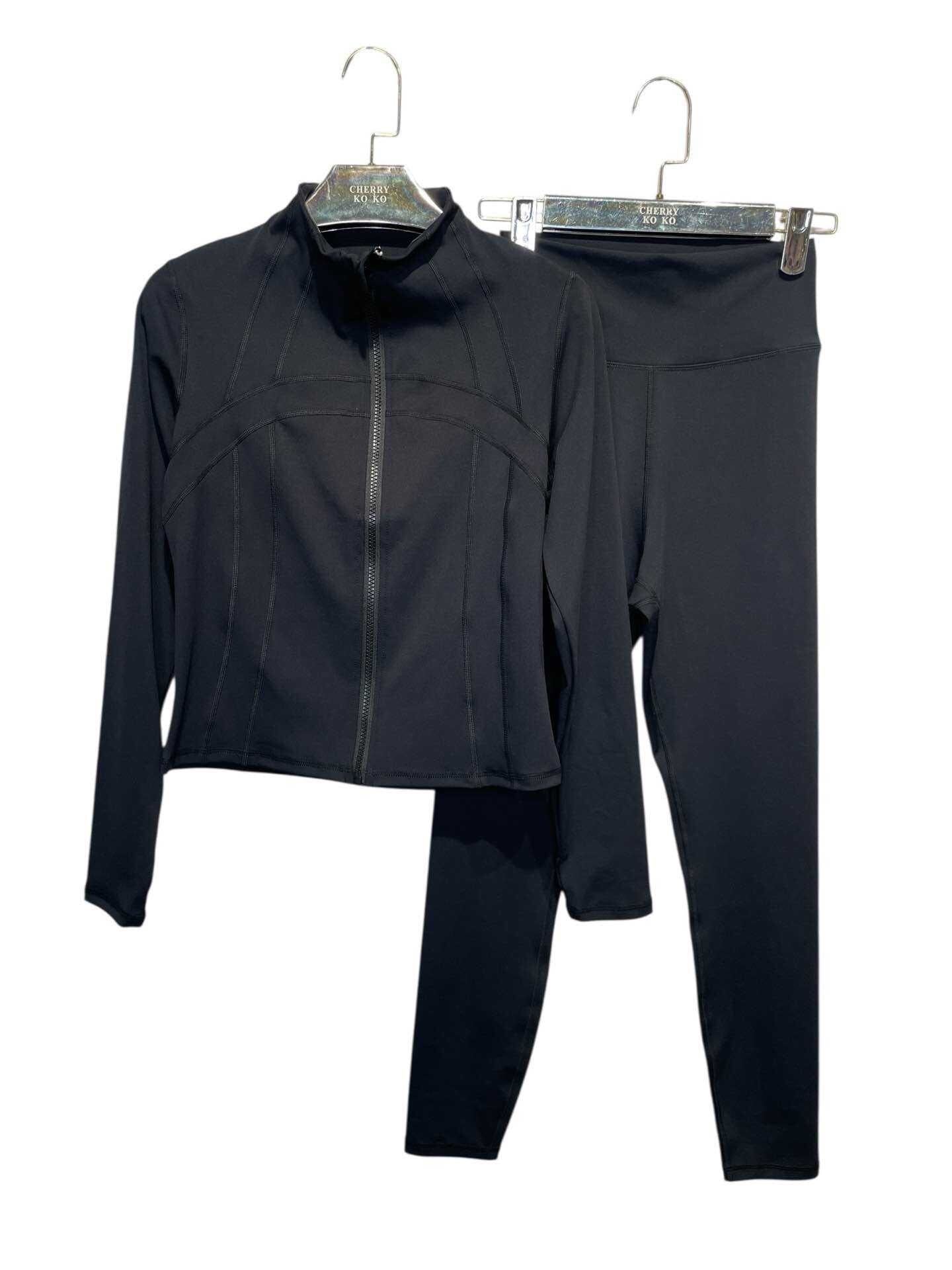 2-piece sports set – Zip-up high neck top + high-waisted leggings – Second-skin fit