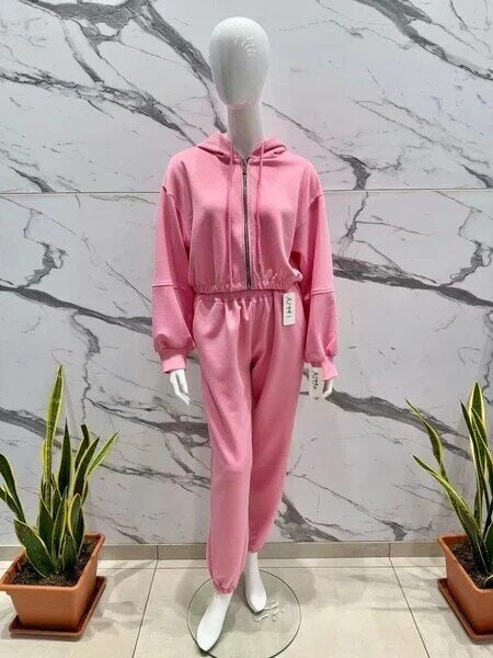 Casual chic set – Zip-up hooded jacket and elastic waist pants