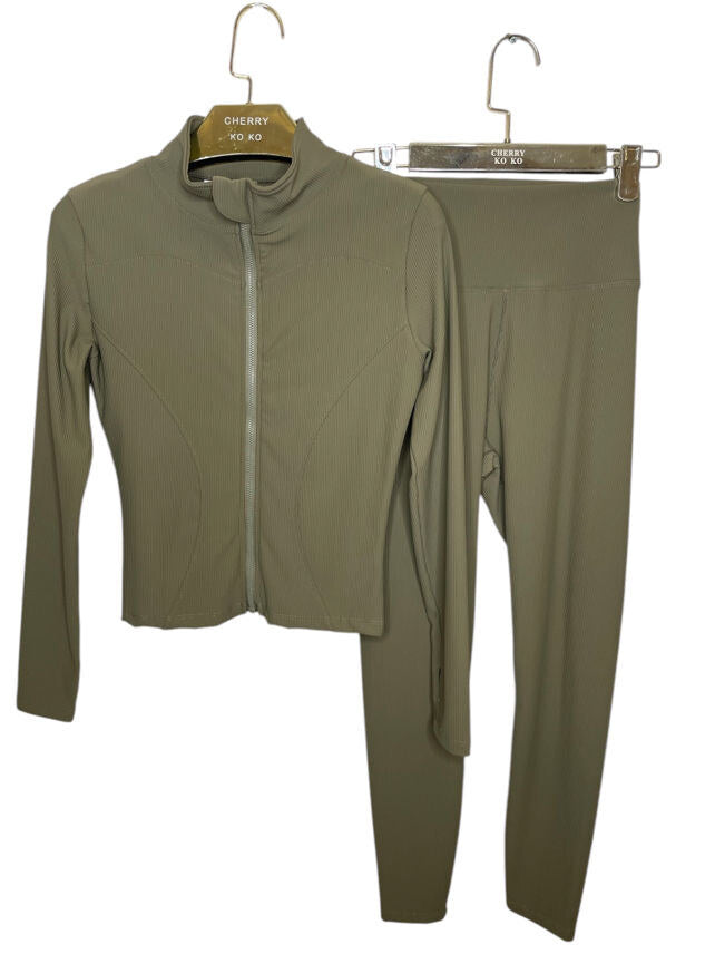 Ribbed sport set with long sleeve zip
