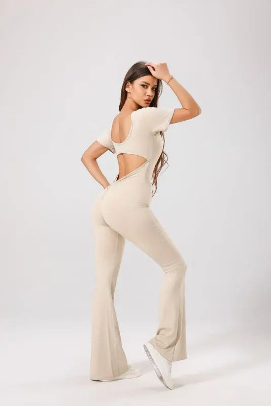 Women's backless fitted jumpsuit with short sleeves
