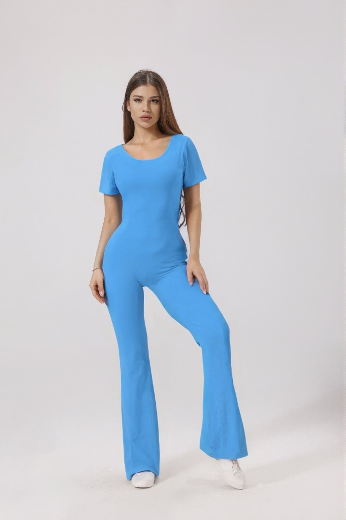Women's backless fitted jumpsuit with short sleeves