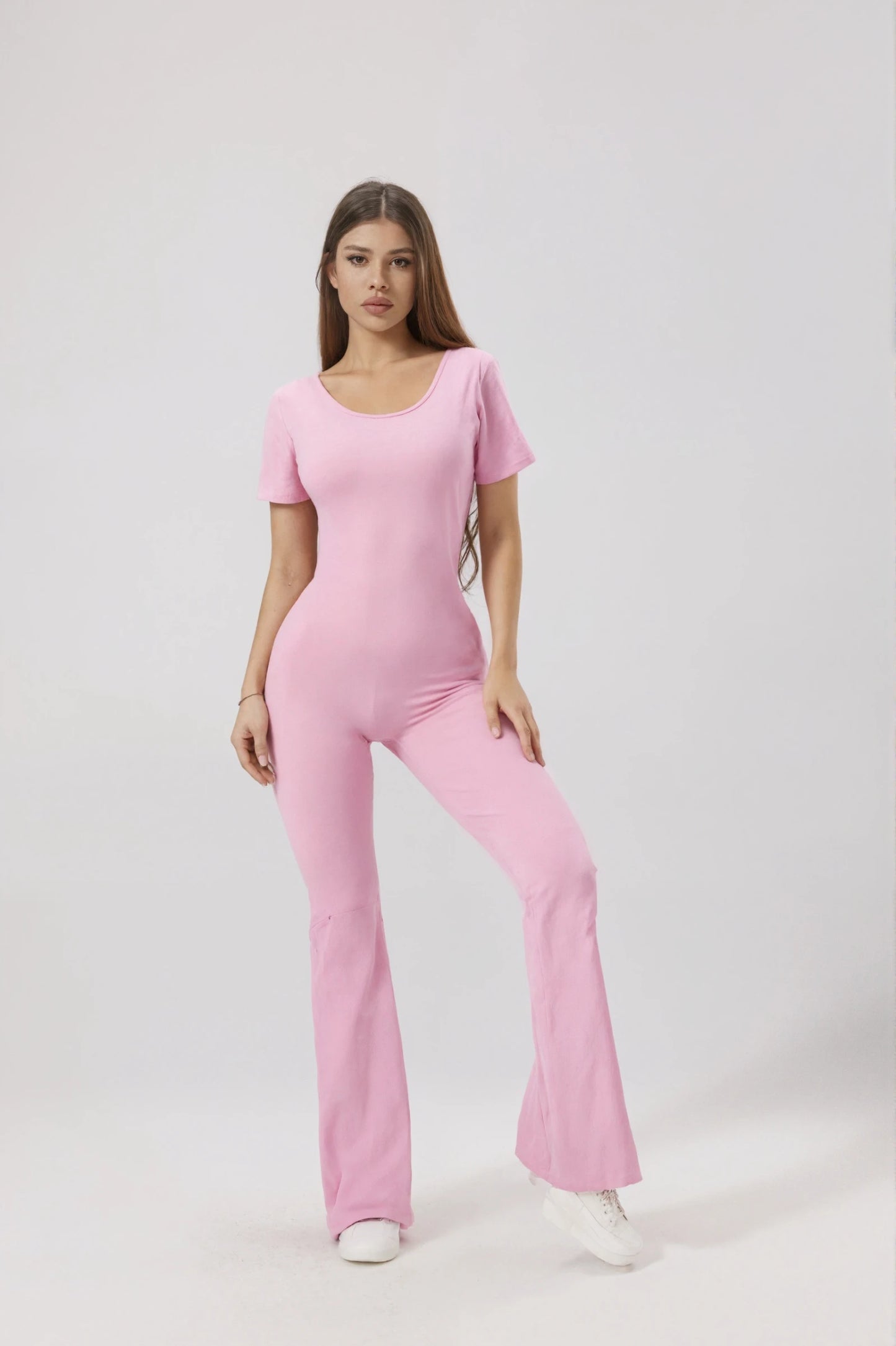 Women's backless fitted jumpsuit with short sleeves