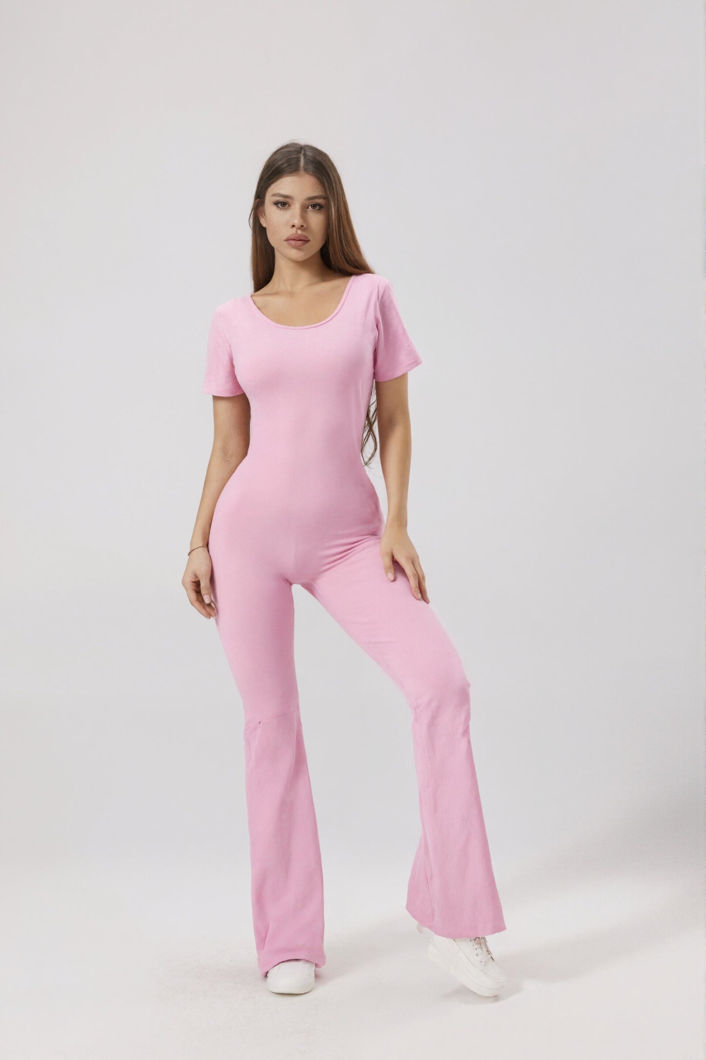 Women's backless fitted jumpsuit with short sleeves