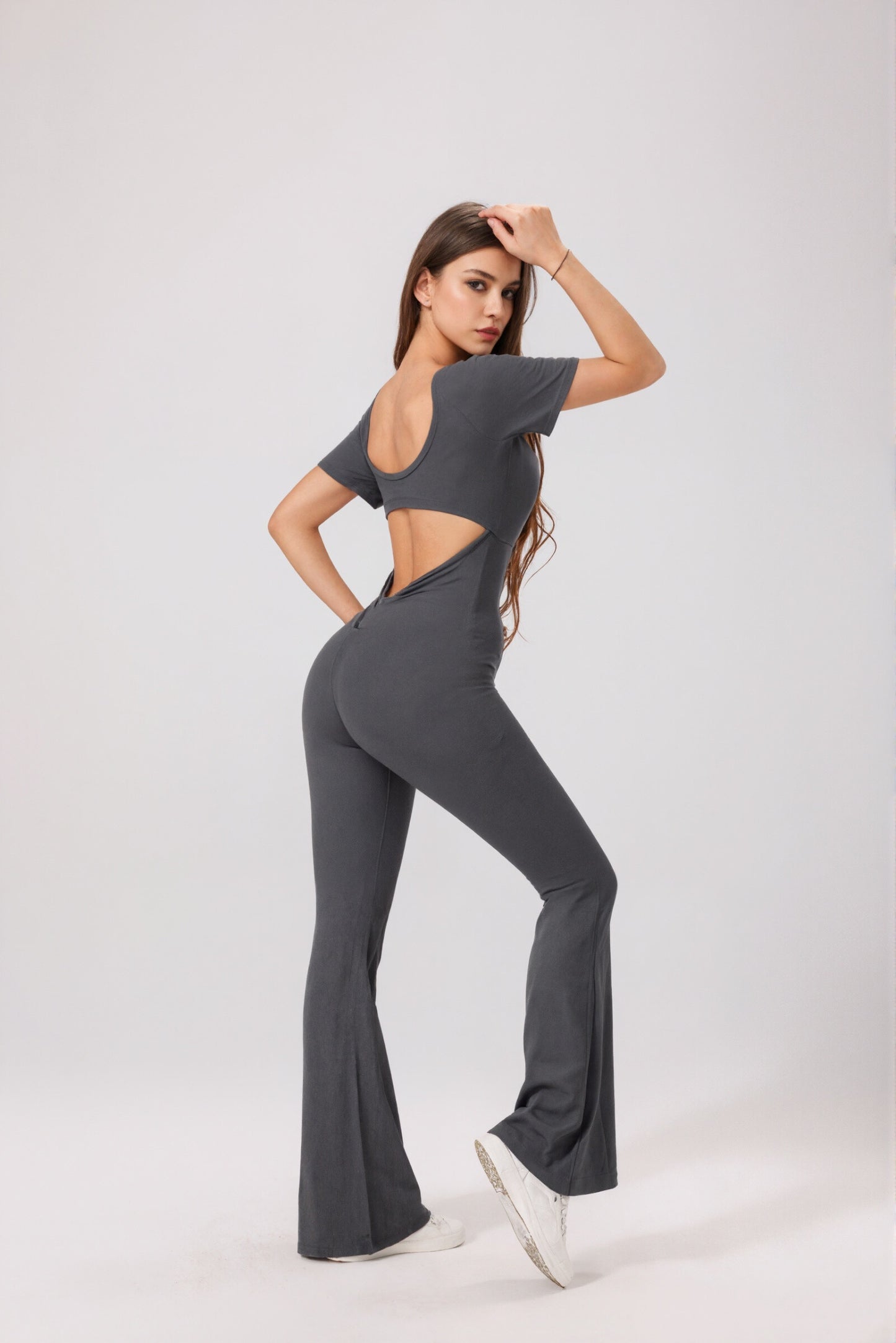 Women's backless fitted jumpsuit with short sleeves