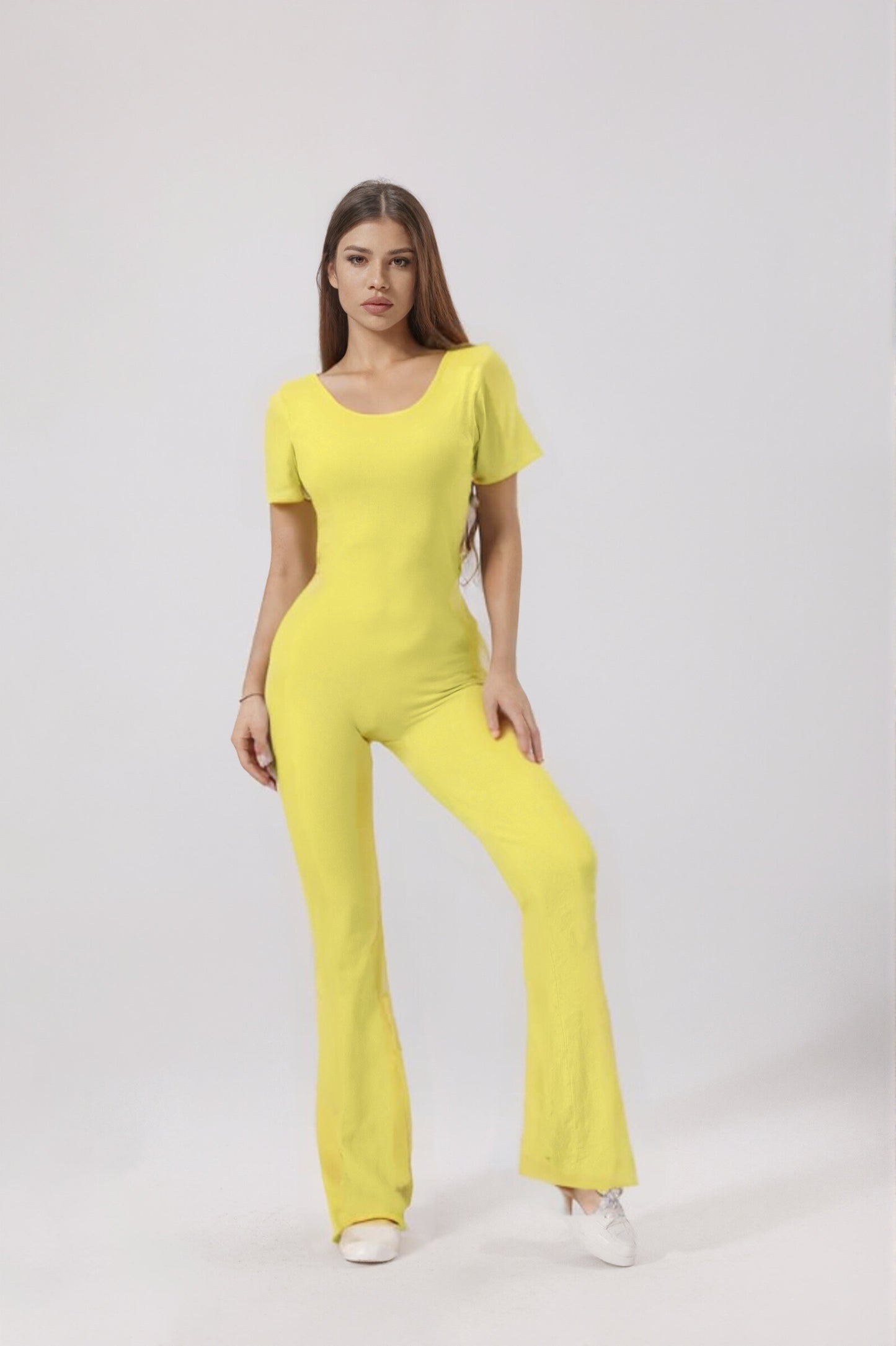 Women's backless fitted jumpsuit with short sleeves