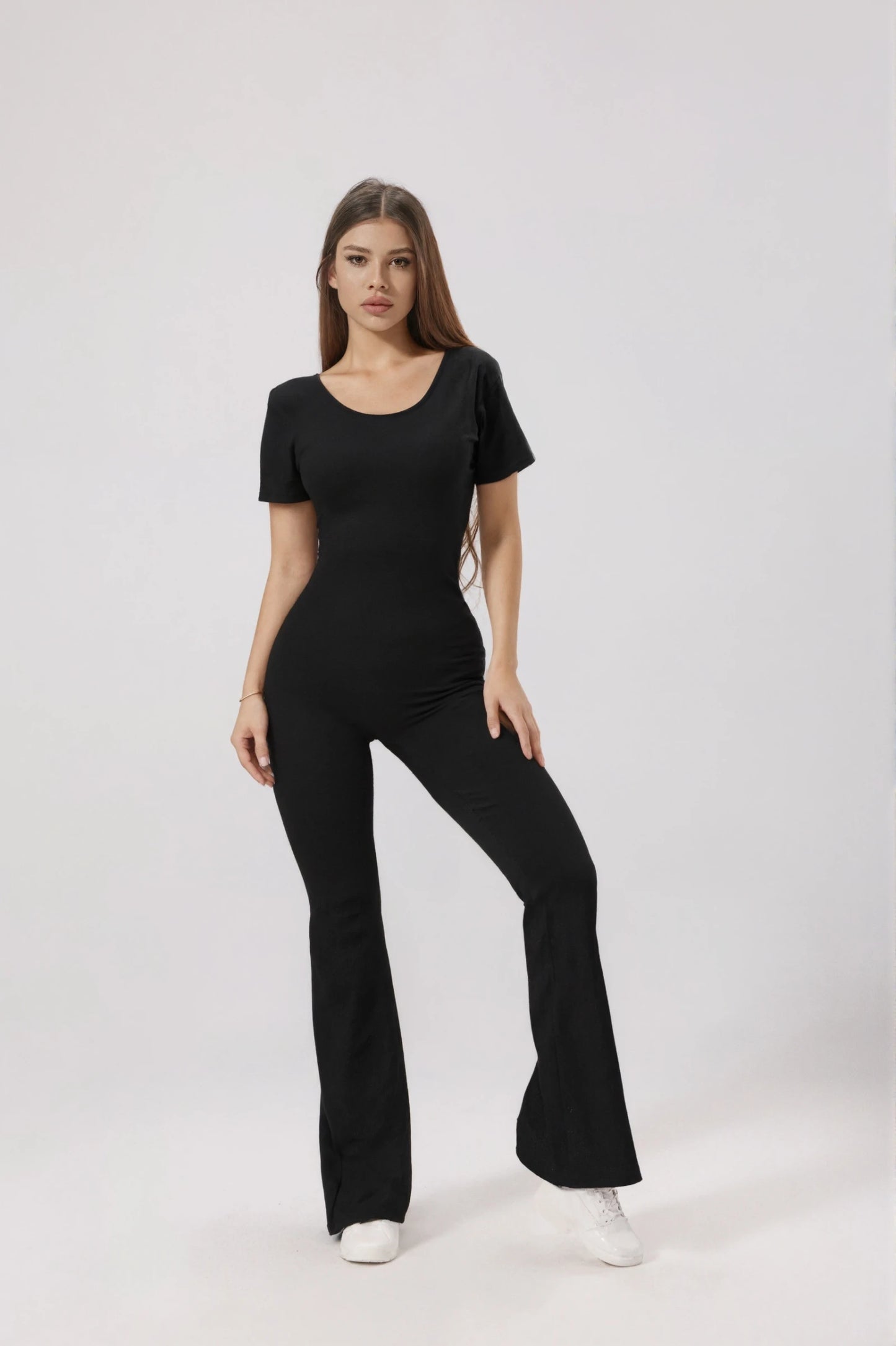 Women's backless fitted jumpsuit with short sleeves